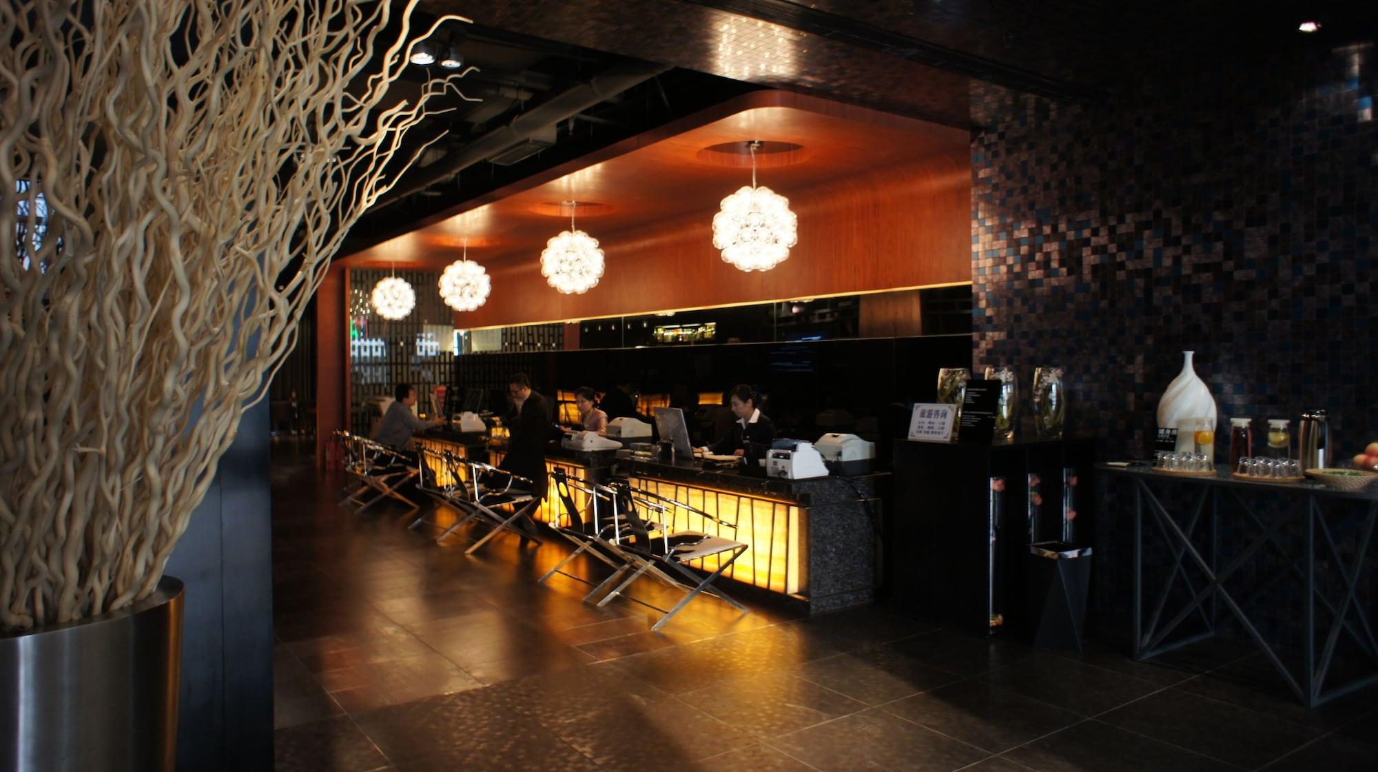 Vista Lobby Qingdao Housing International Hotel