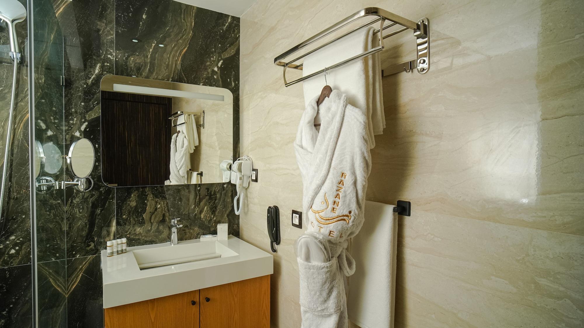 Equipamiento de Habitación RAZANE HÔTEL