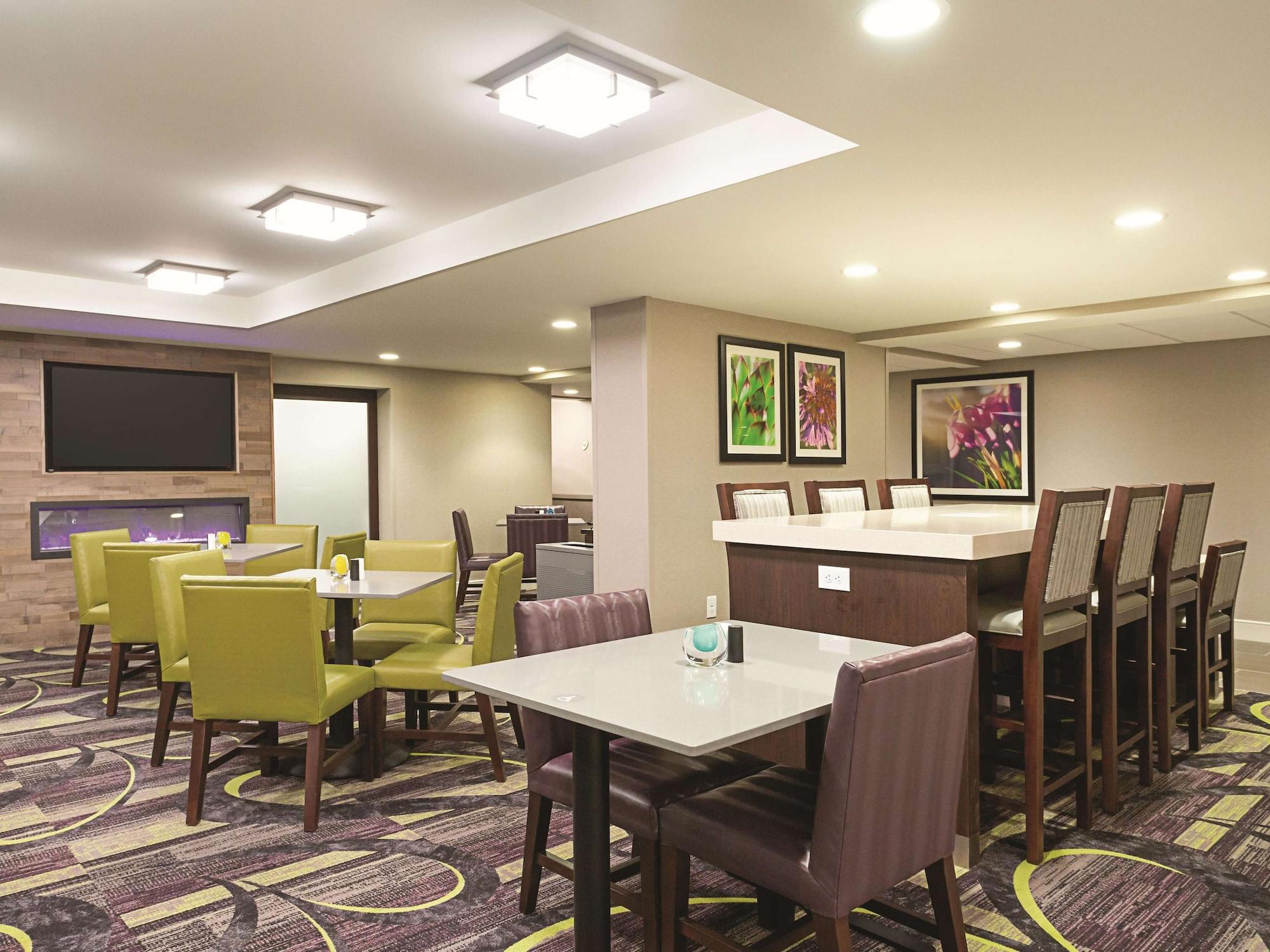 Restaurant La Quinta Inn & Suites by Wyndham Baltimore BWI Airport