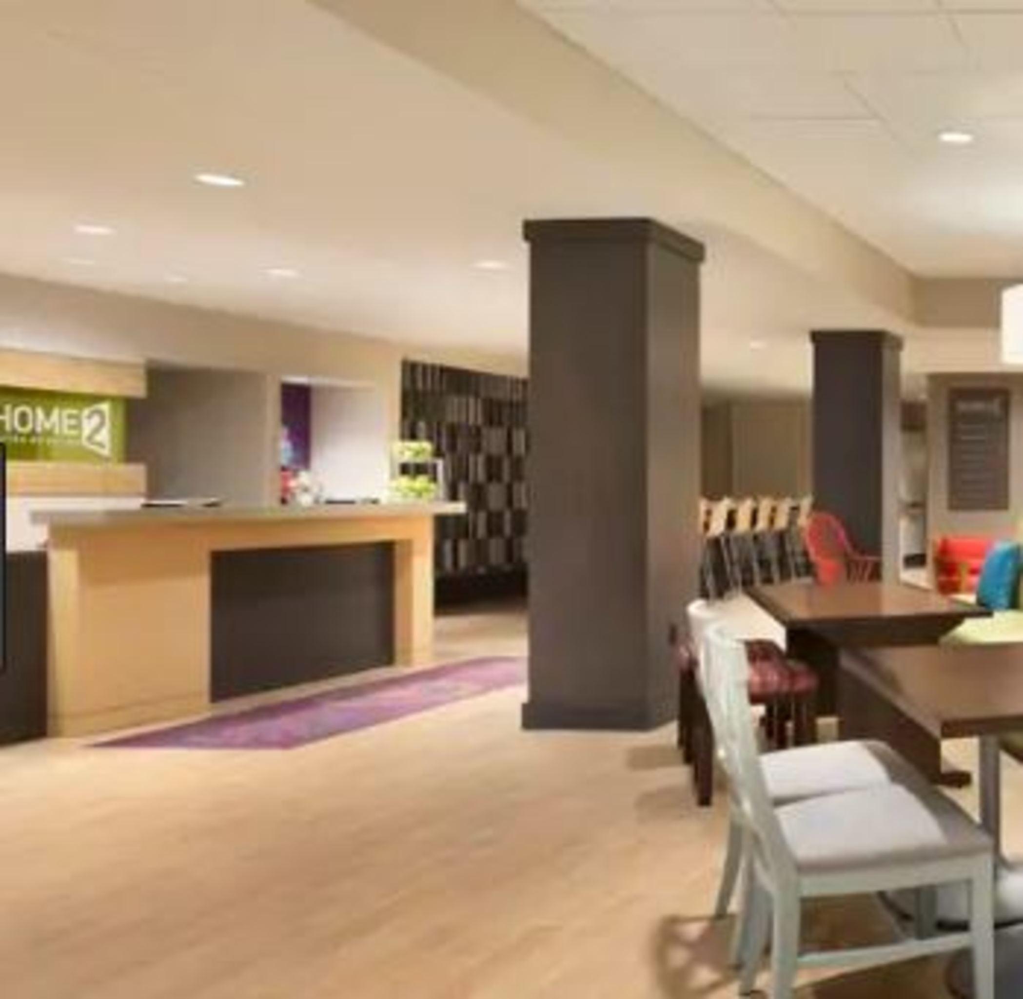 Vista Lobby Home2 Suites by Hilton Duncan