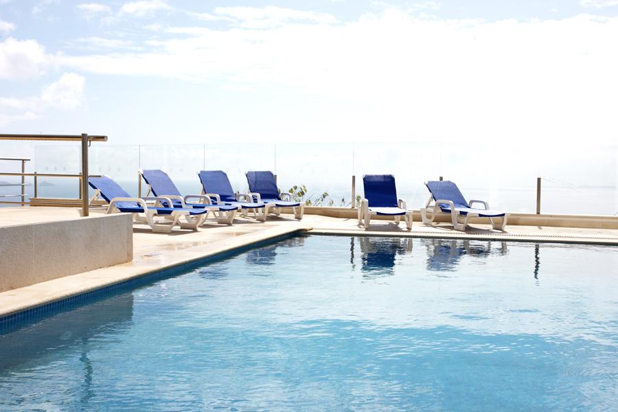 Vista Piscina Hotel Apartamentos Baia Brava