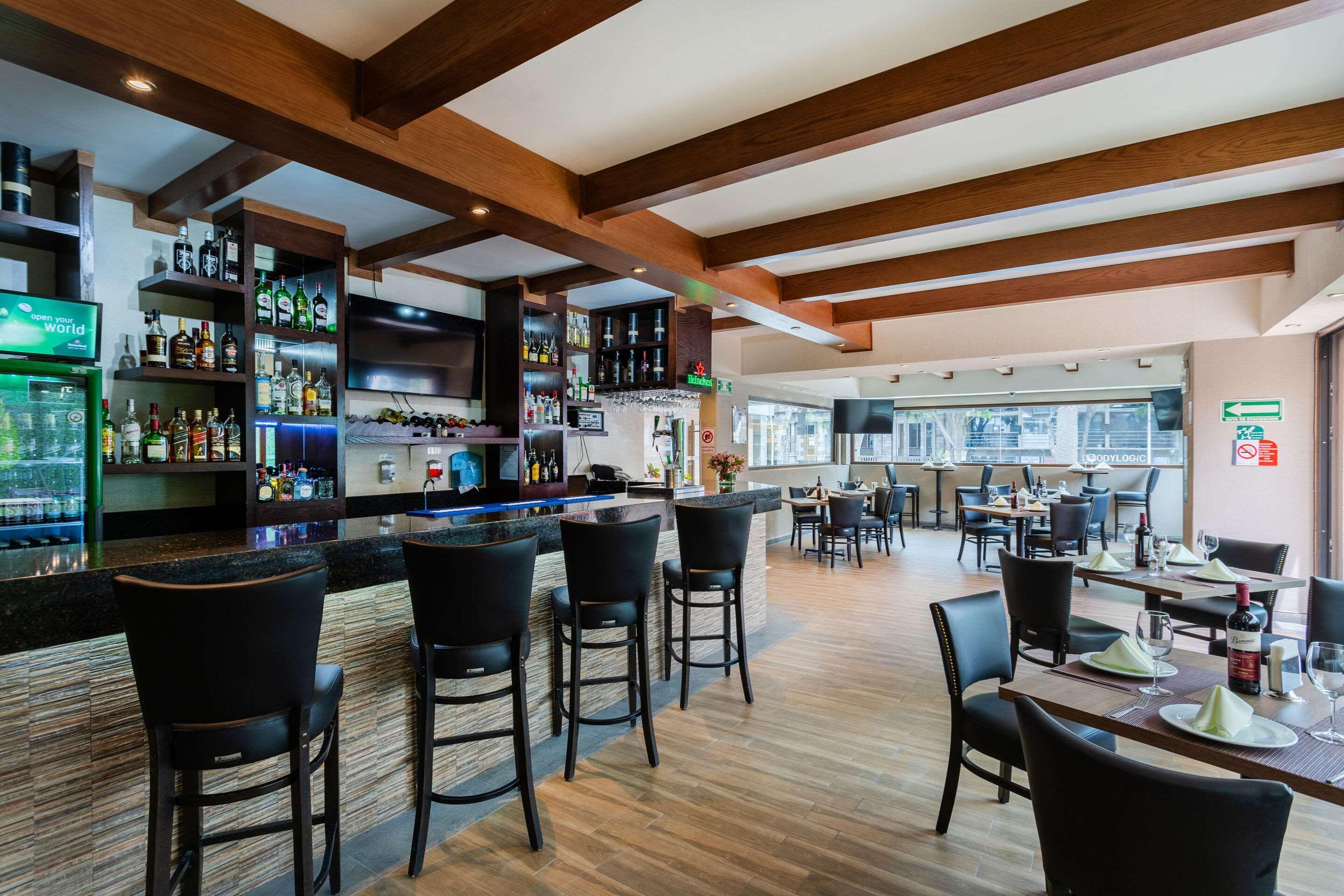 Bar/Salón Comfort Inn Puebla Centro Histórico