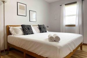 Alquiler Vacacional - Henderson Haven / KING 2BD/1BA Apartment