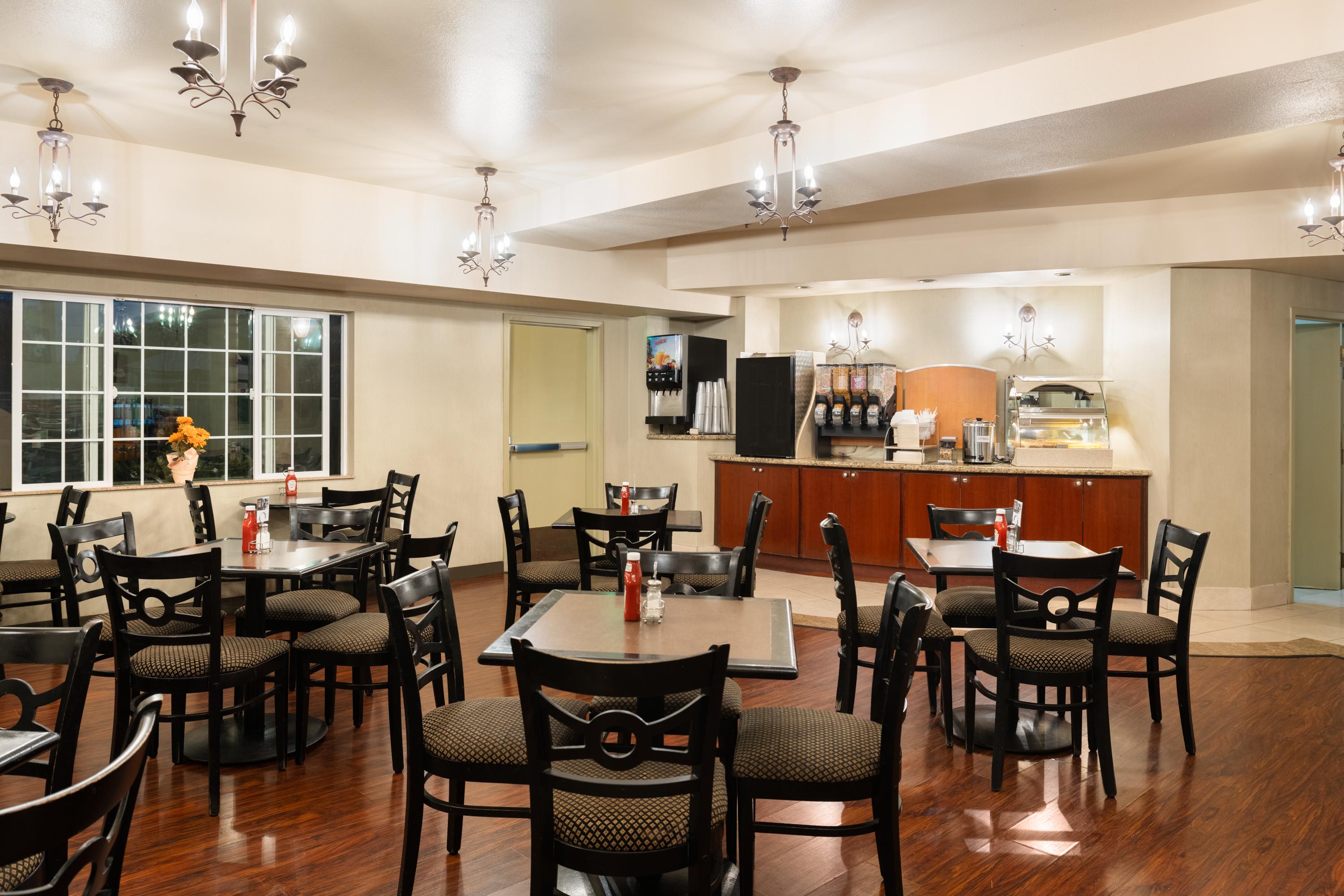 Restaurant Hotel Marguerite Trademark Collection by Wyndham