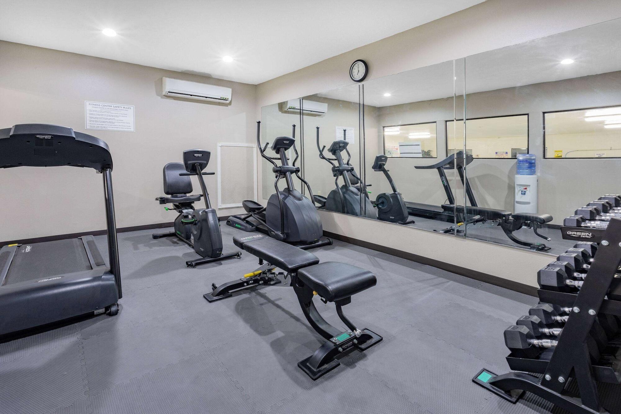 Gimnasio Baymont by Wyndham Milan