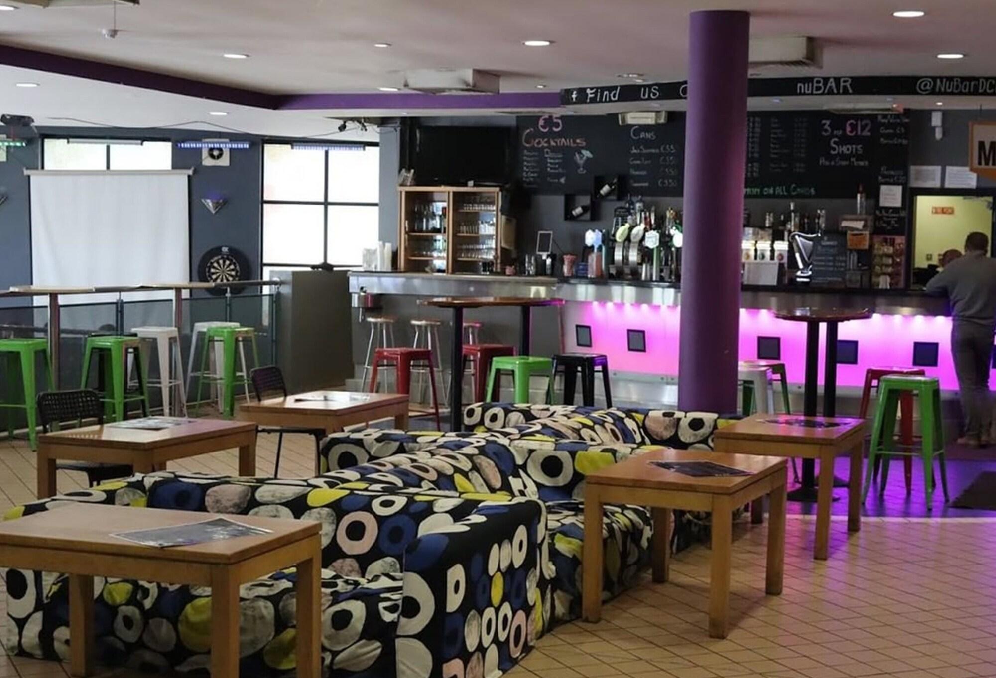 Bar/Salón DCU Apartments
