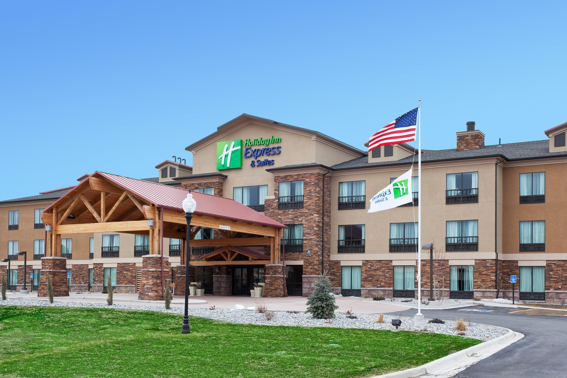 Vista da fachada Holiday Inn Express Hotel & Suites Lander by IHG