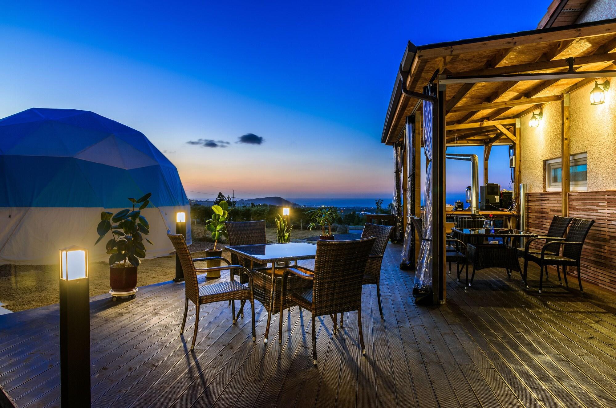 Vista Exterior Jeju Starlight Glamping