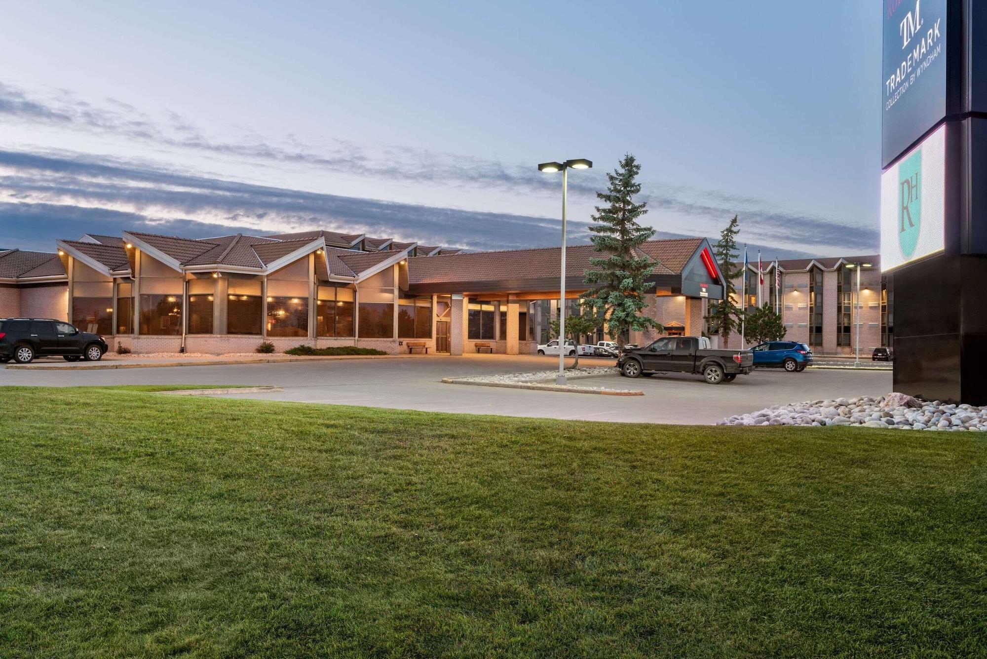 Vista Exterior Royal Hotel West Edmonton, Trademark Collection by Wyndham