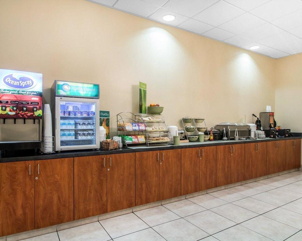 Restaurant Quality Inn At Town Center