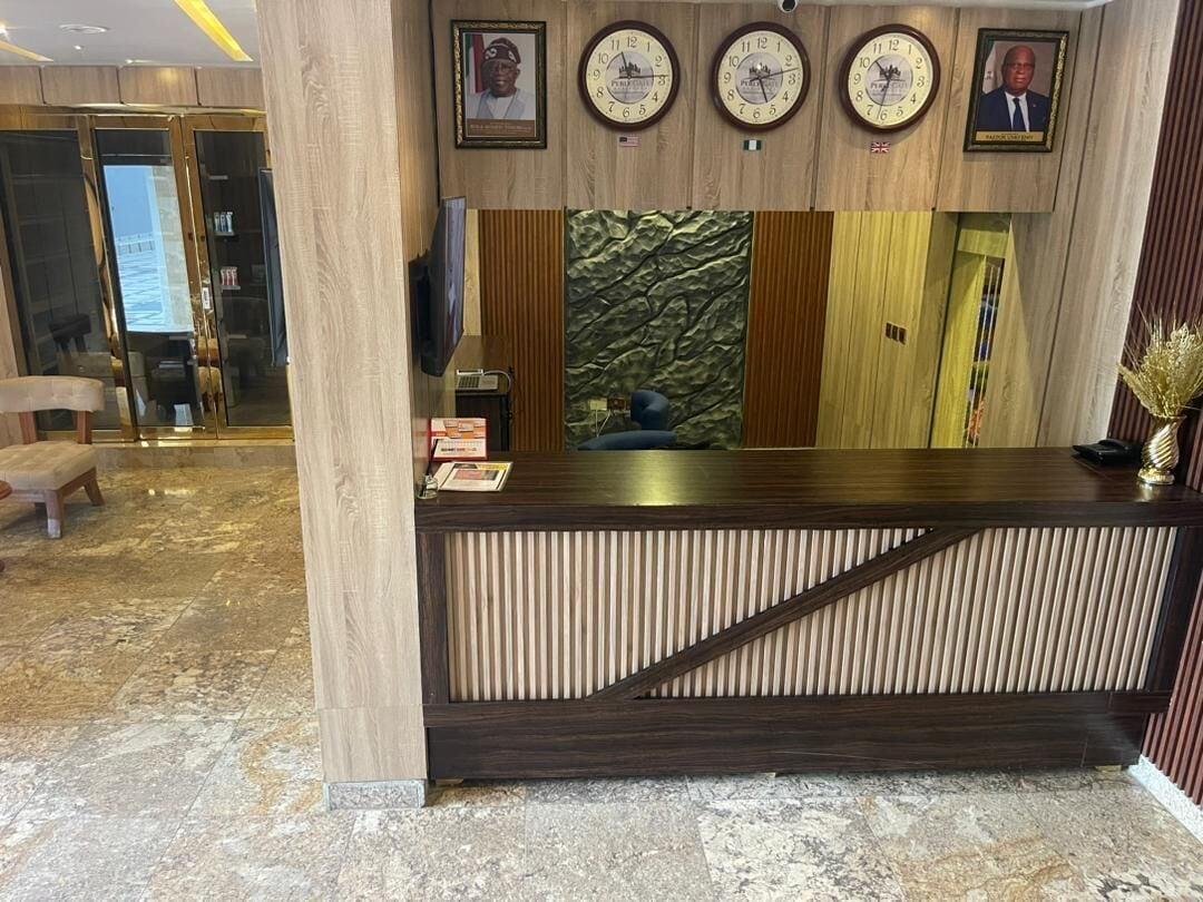 Vista Lobby Perly Gate Residence