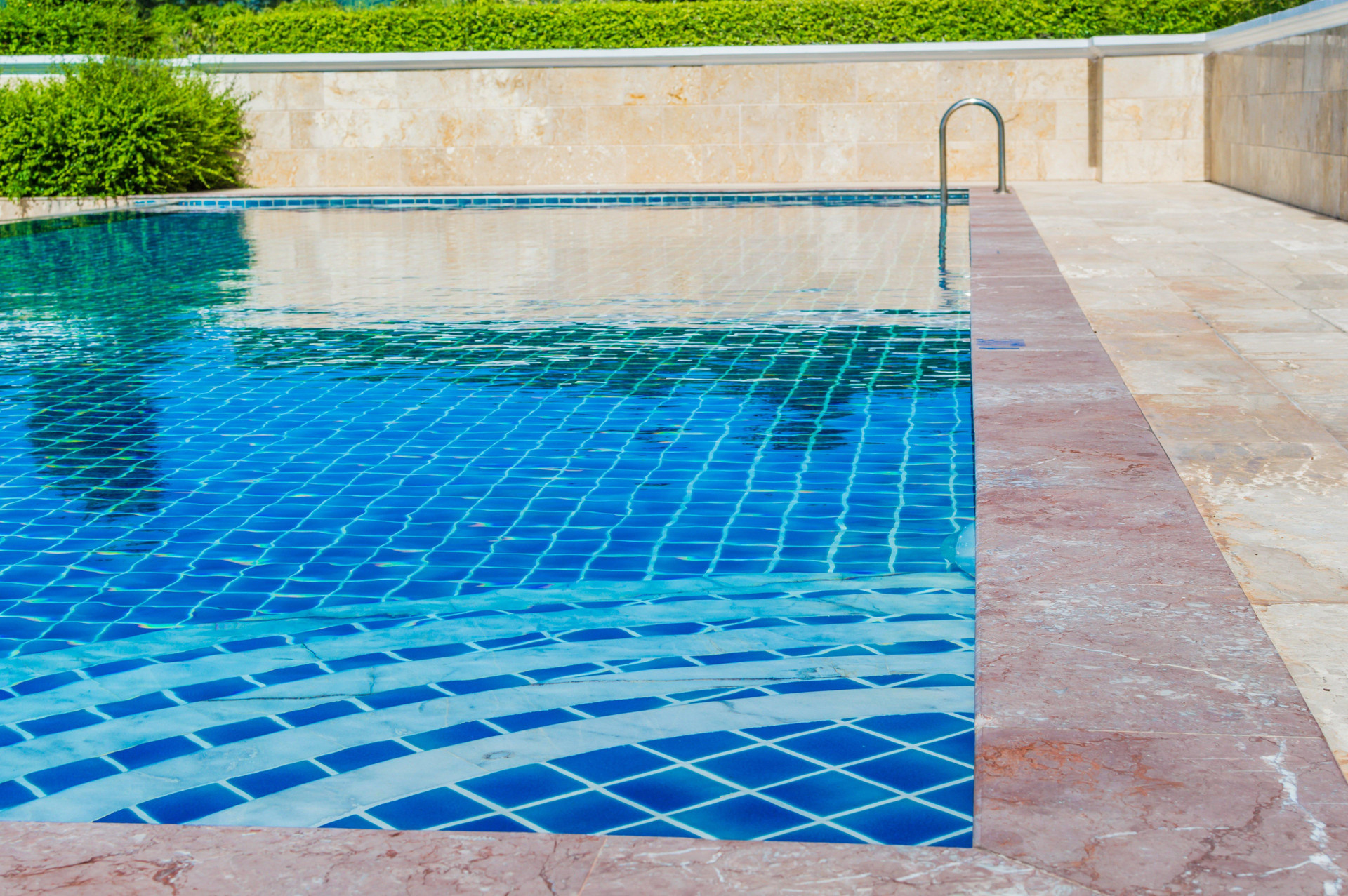 Vista Piscina Holiday Inn Express & Suites Hawaiian Gardens by IHG