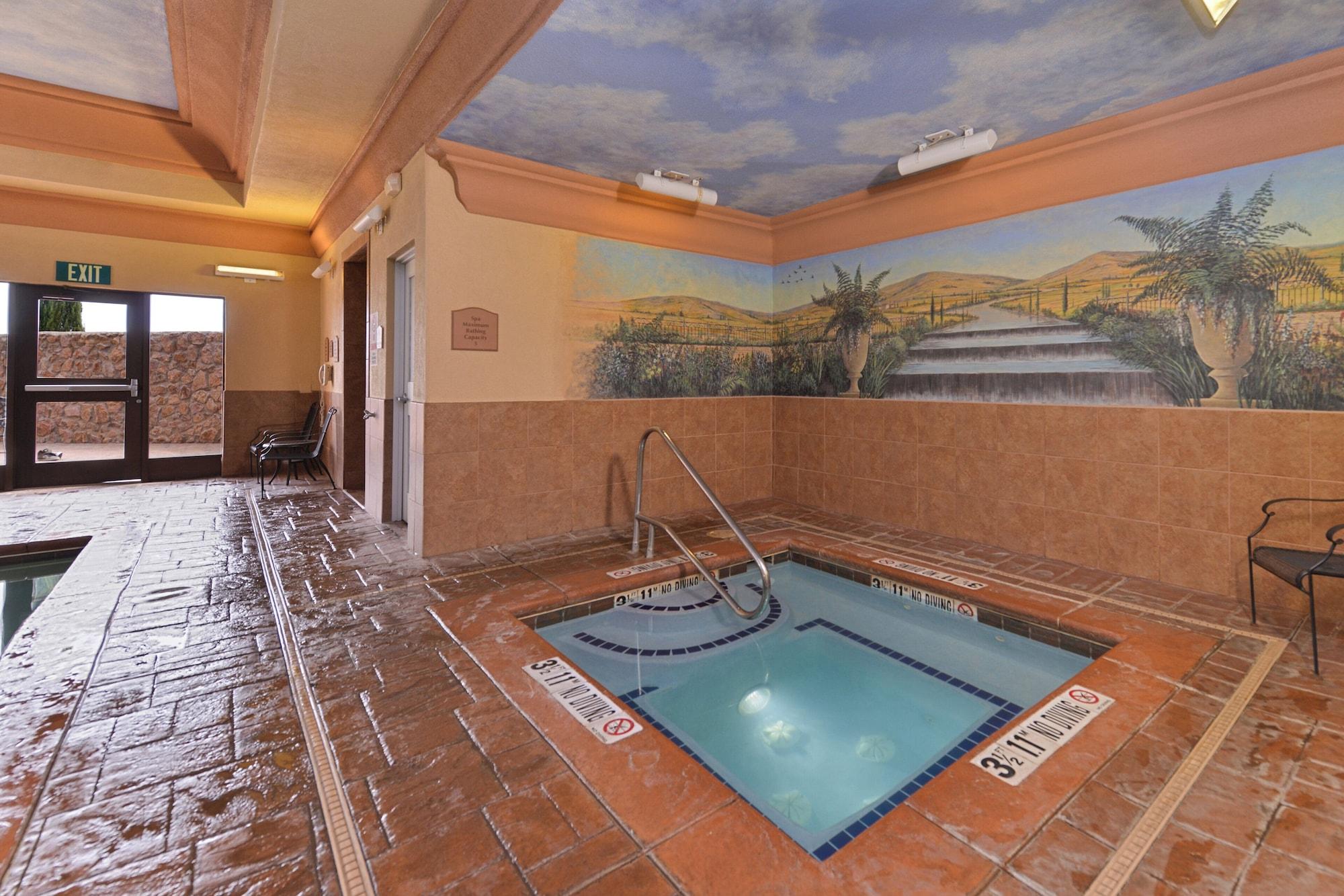 Vista Piscina Holiday Inn Express Hotel and Suites Las Cruces by IHG