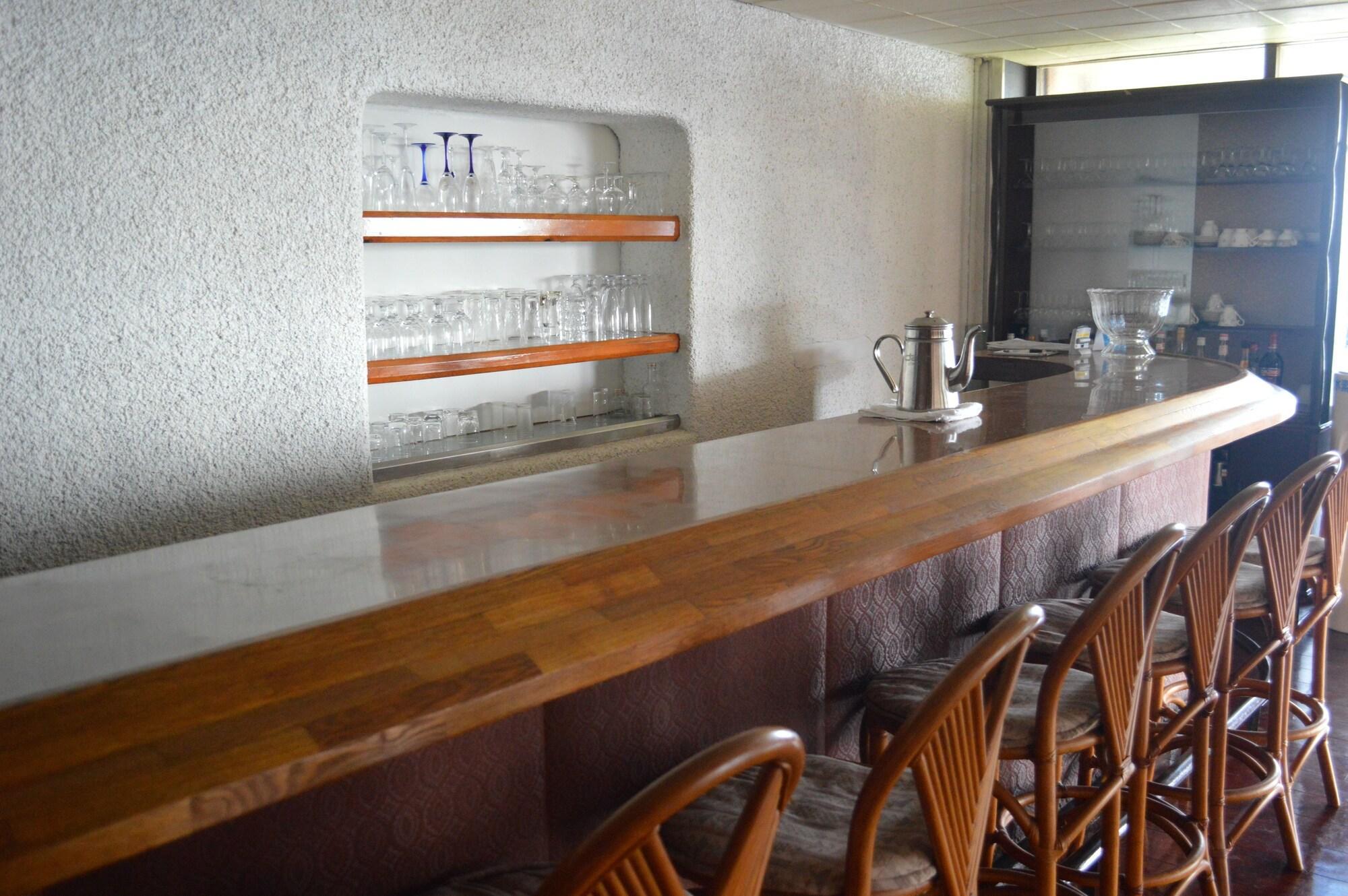 Bar/Salón New Kankai Honkan Tenku Hotel Kairo