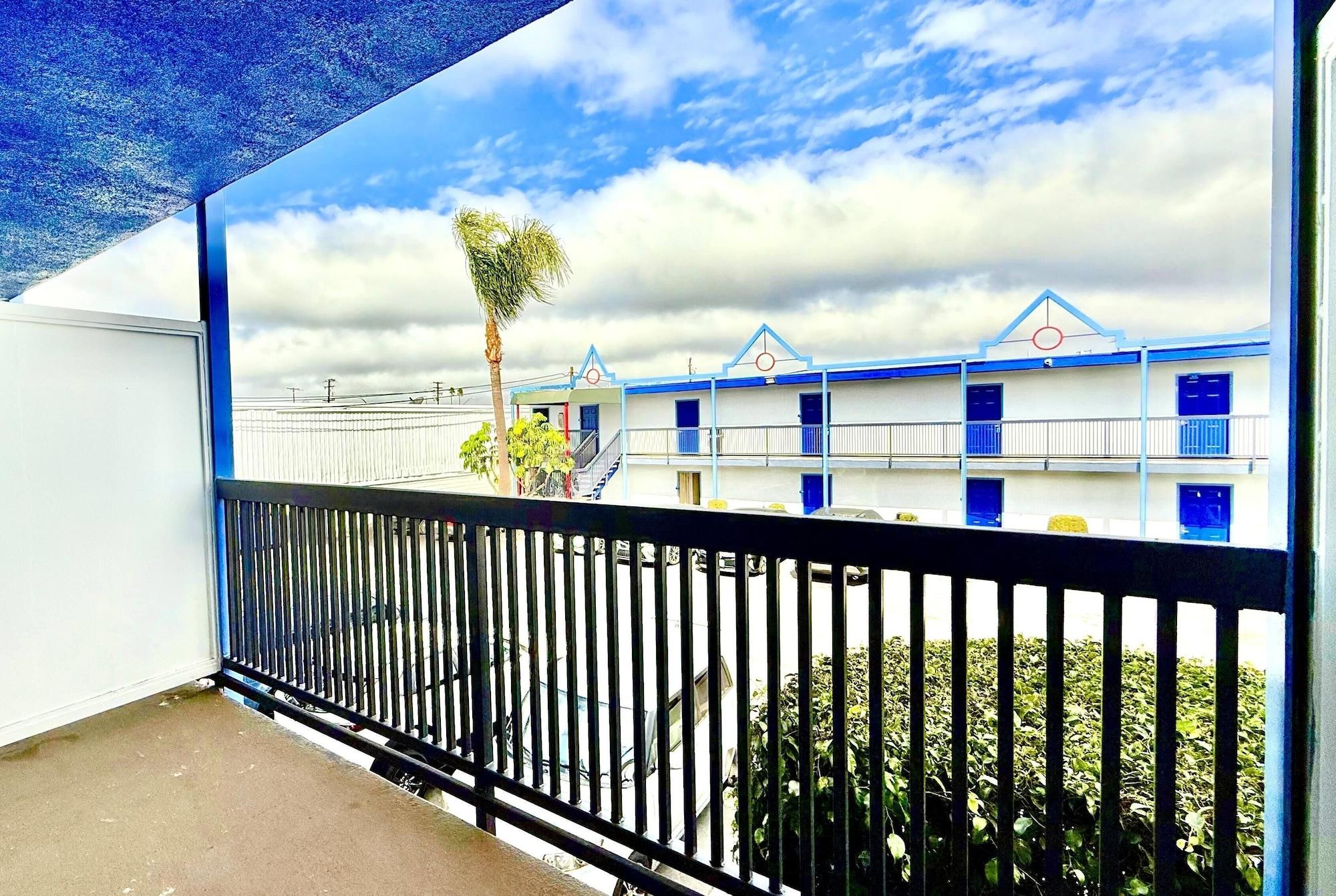 Set de Habitación Days Inn by Wyndham Los Angeles LAX Airport/Stadium Area
