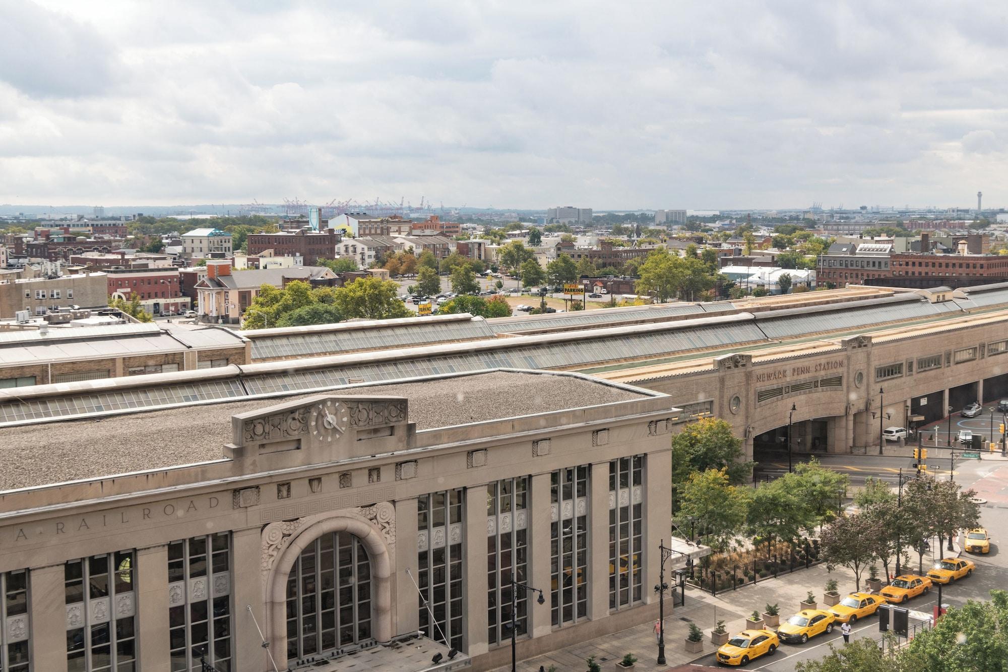 Vista Exterior DoubleTree by Hilton Newark Penn Station