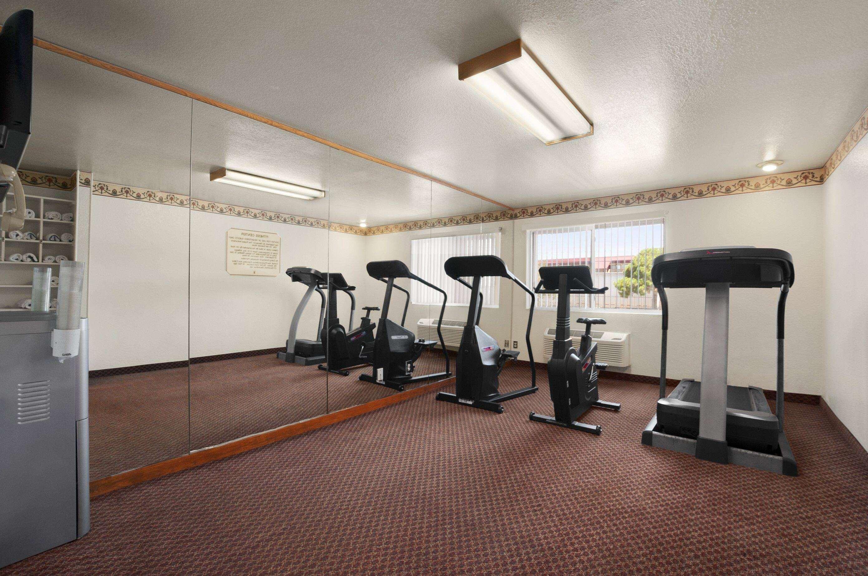 Instalaciones Recreativas Super 8 by Wyndham Austin North/University Area