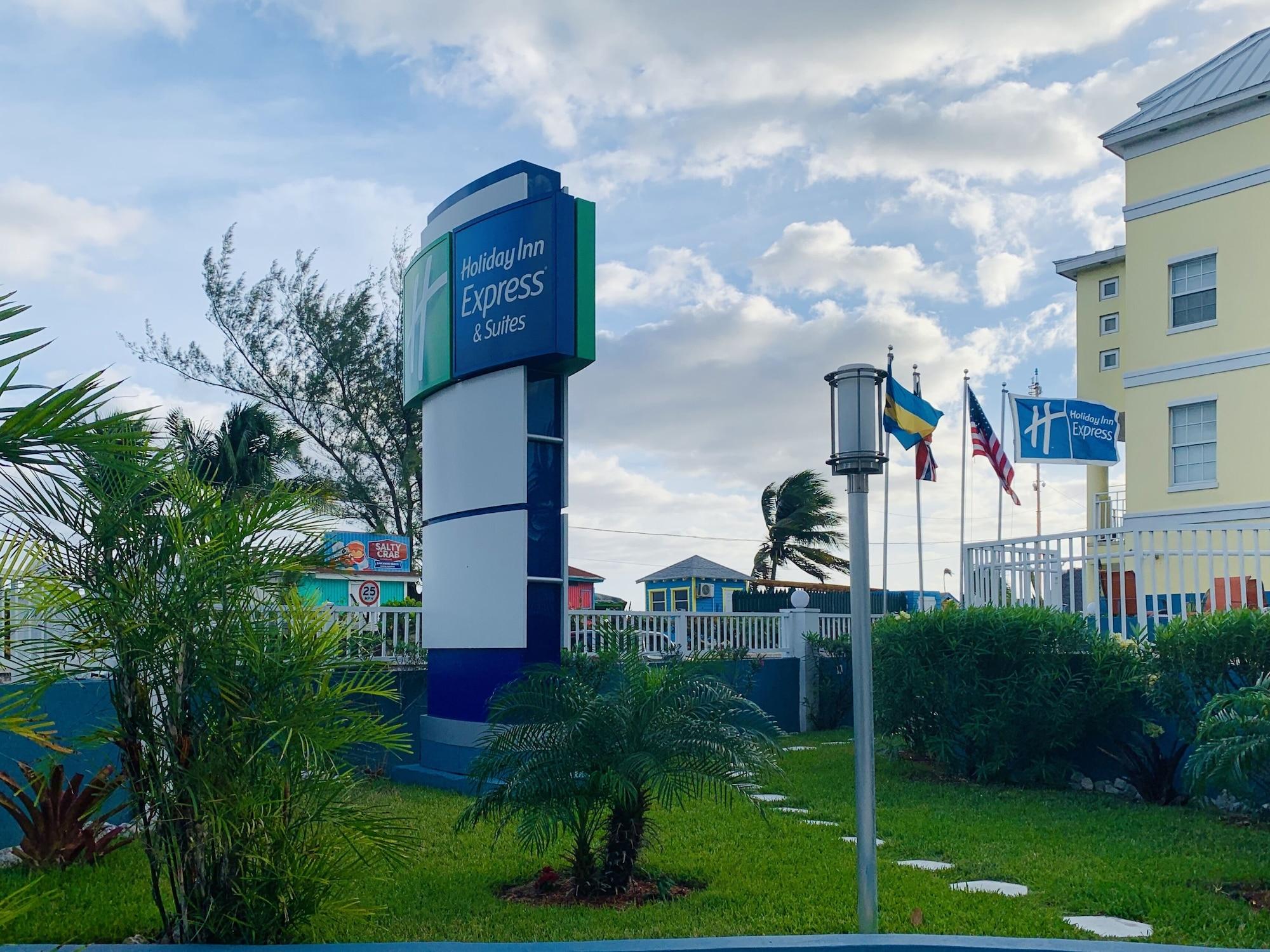 Vista Exterior Holiday Inn Express & Suites Nassau by IHG