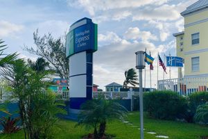 Alojamiento - Holiday Inn Express & Suites Nassau by IHG