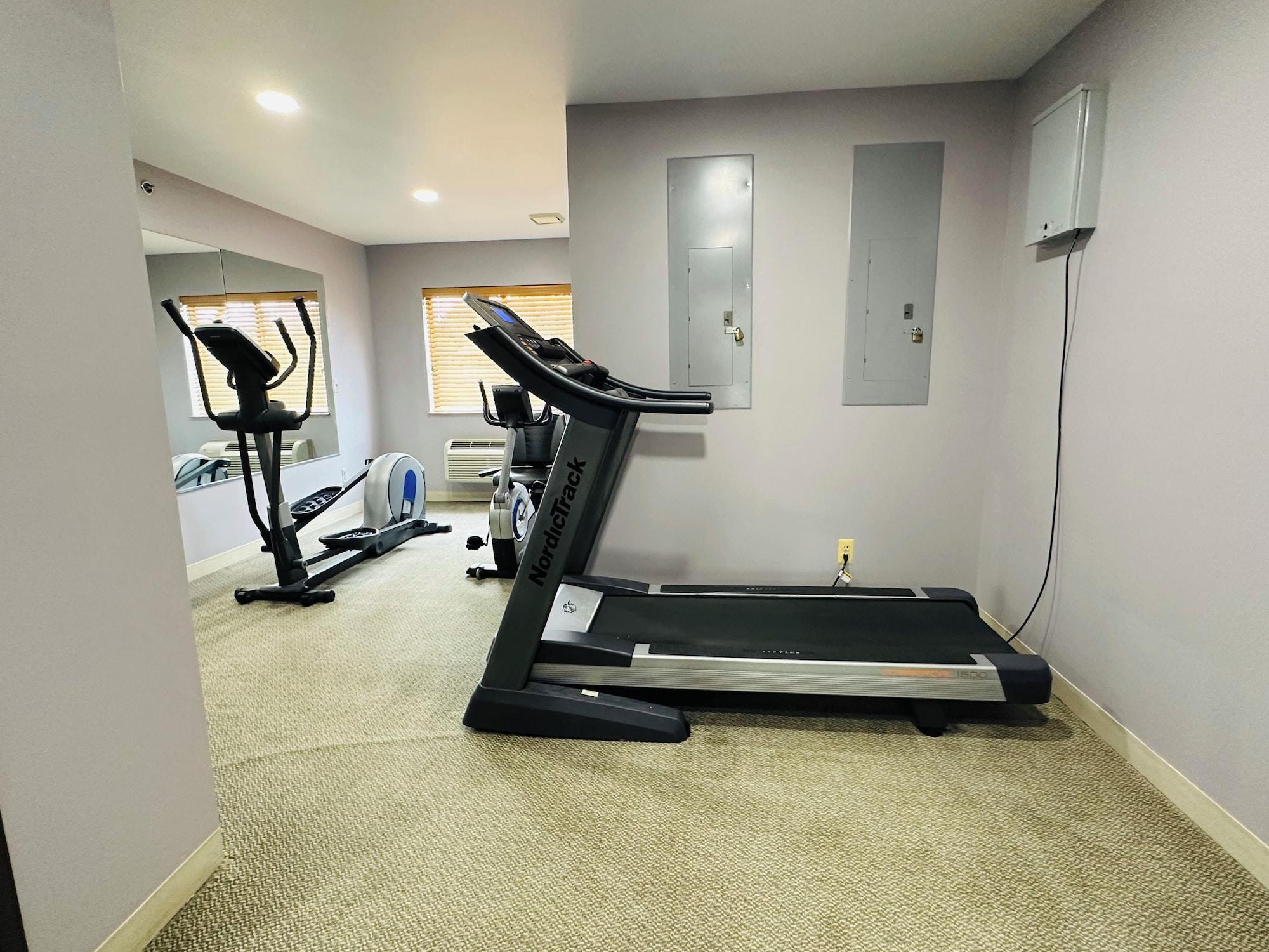 Gimnasio Super 8 by Wyndham Imlay City