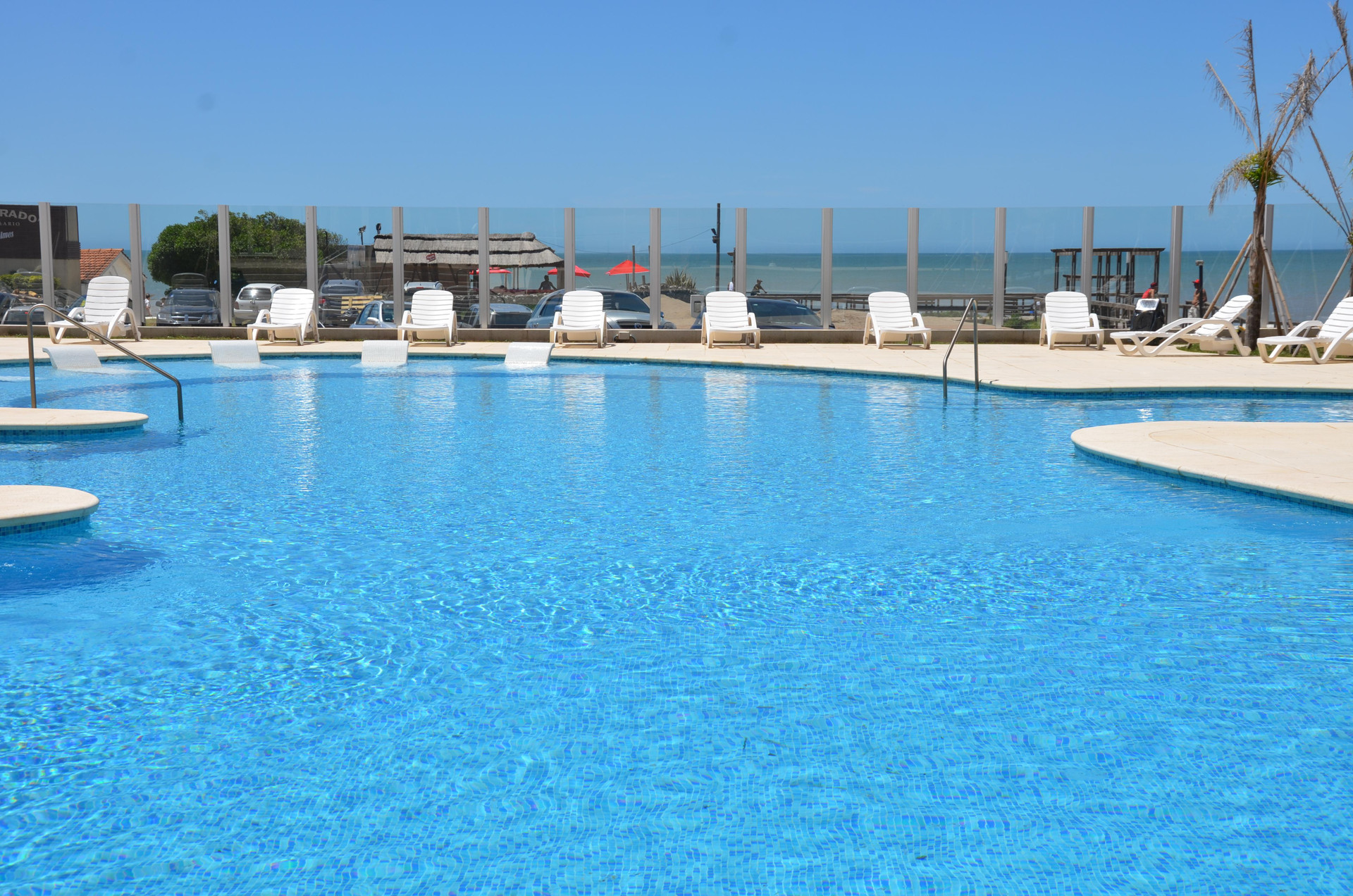 Vista Piscina Hotel Reviens