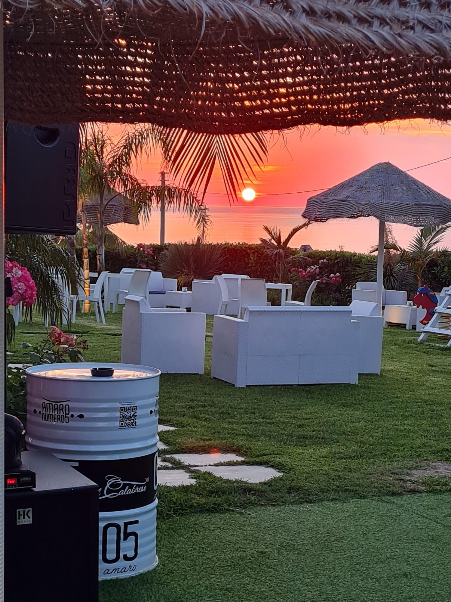 Vista Exterior La Bussola Hotel Restaurant