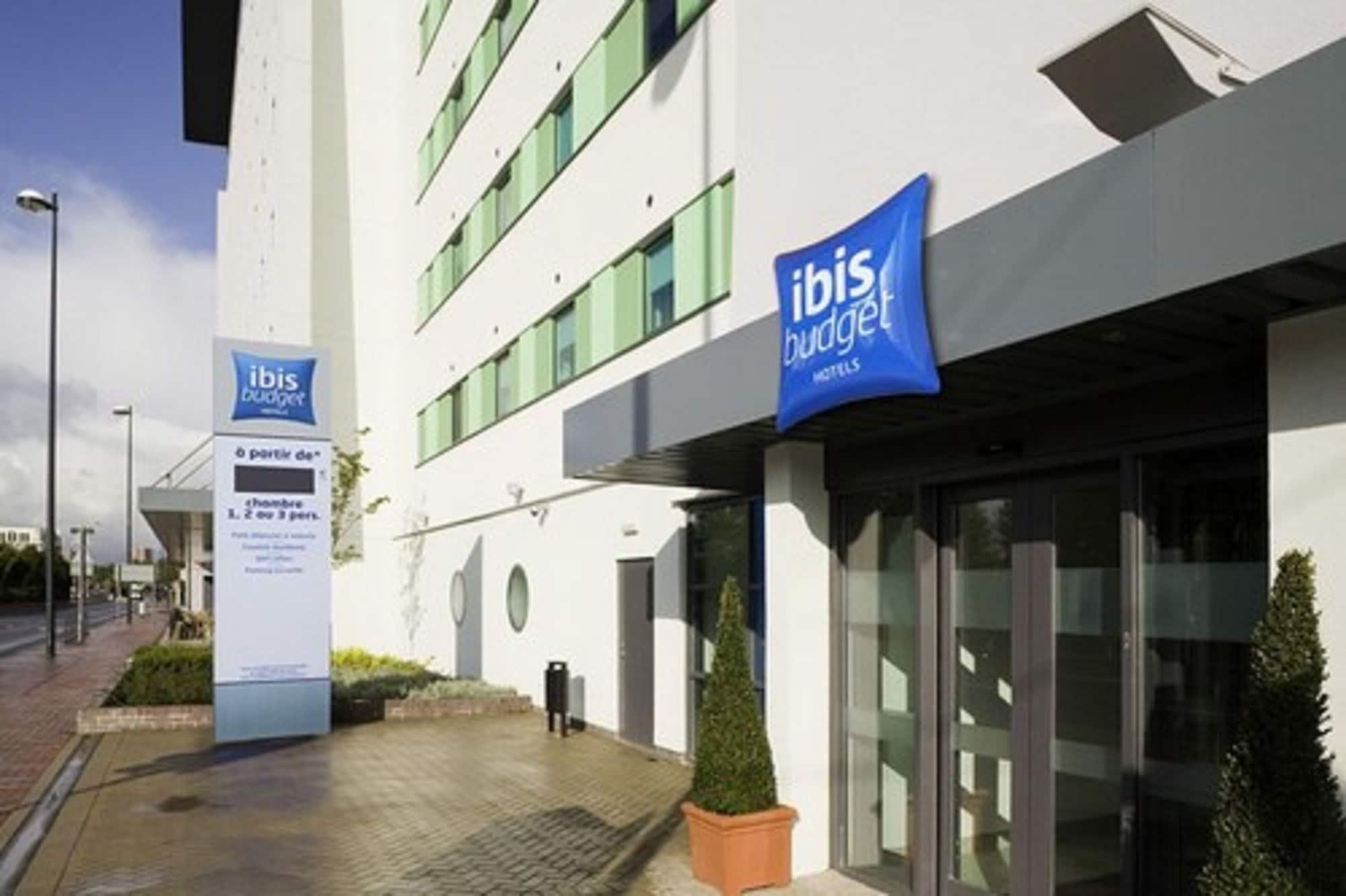 Varios ibis budget Manchester Salford Quays