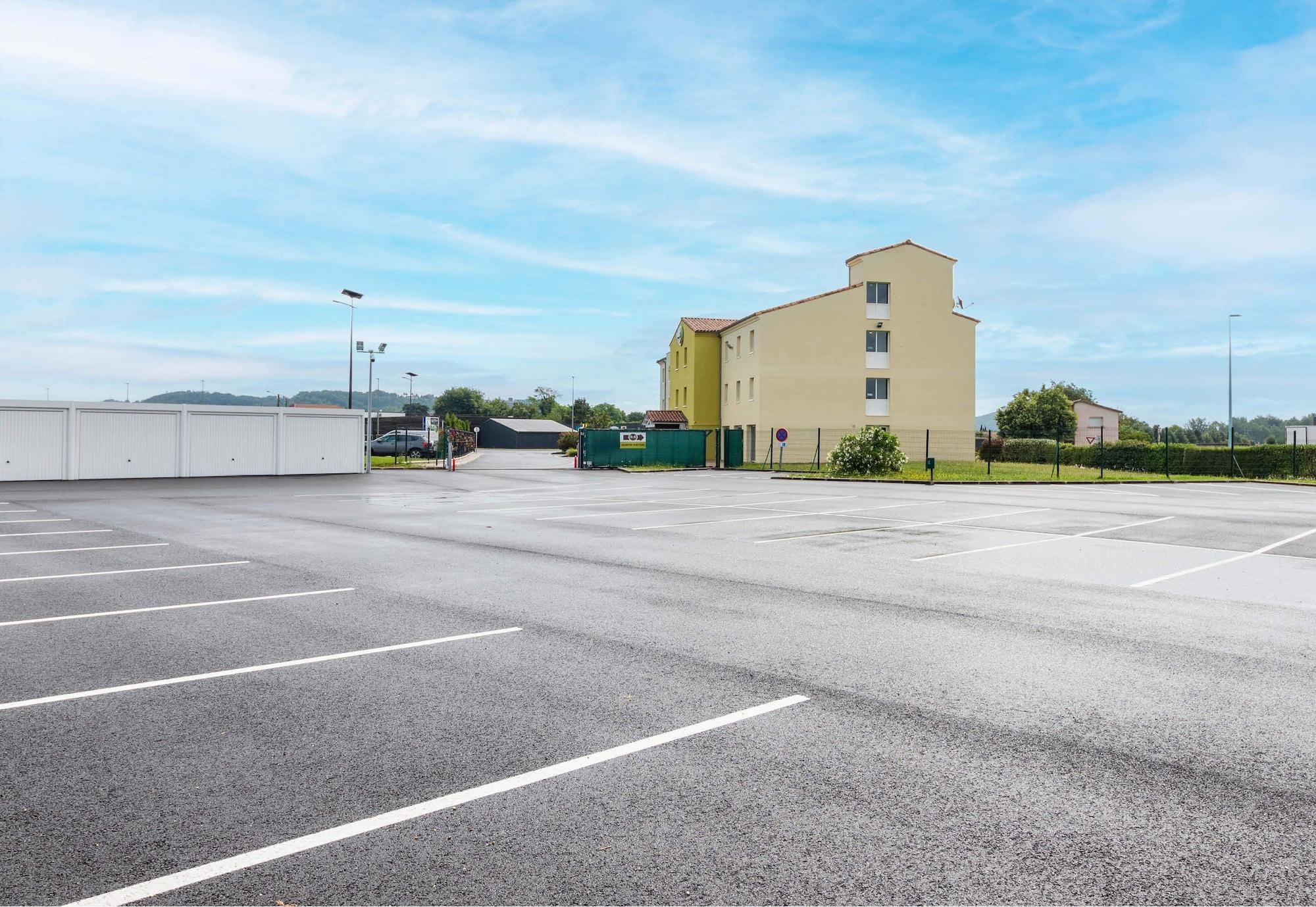 Vista Exterior B&B HOTEL Agen Castelculier