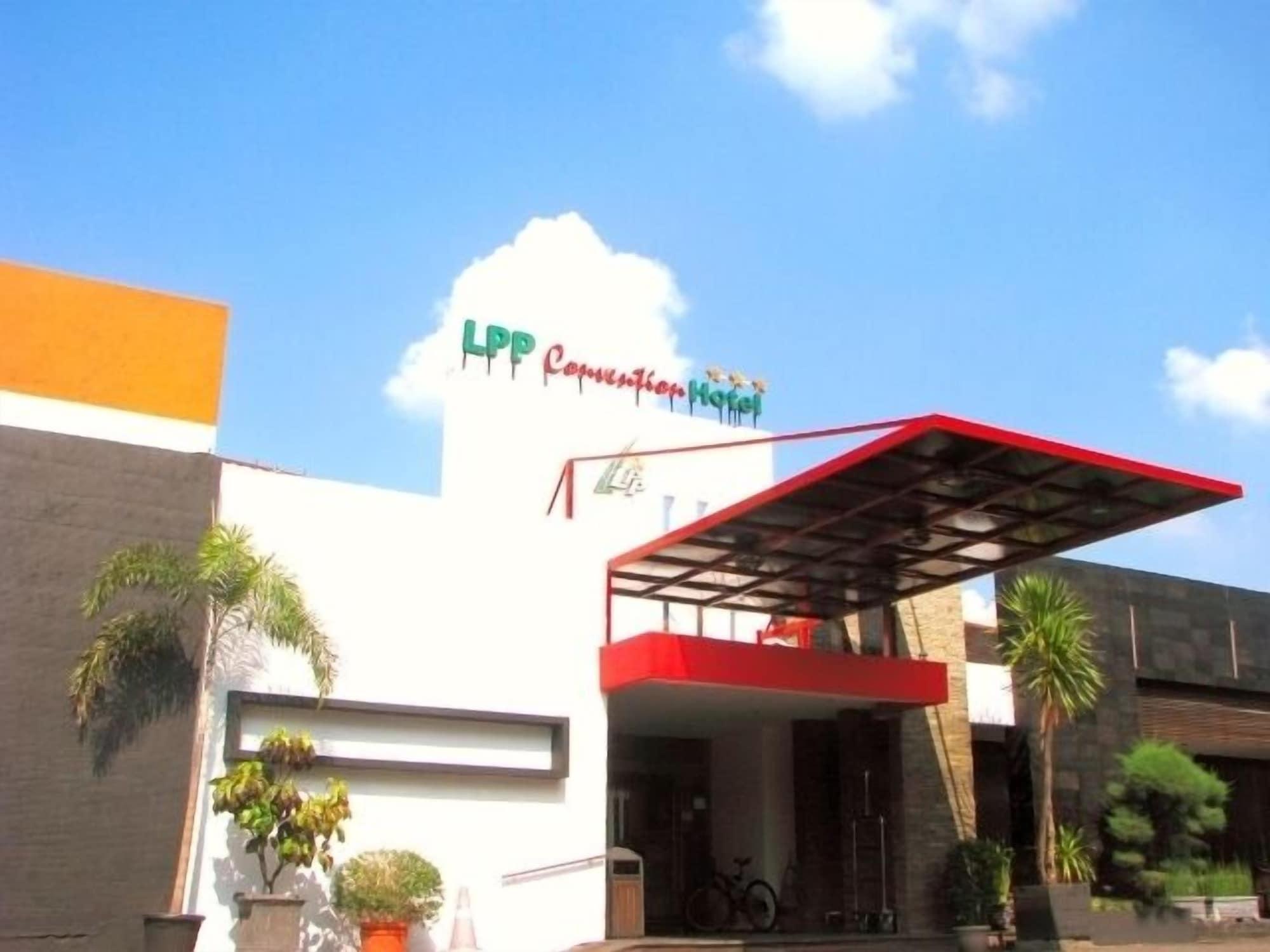 Vista Exterior LPP Convention Hotel Yogyakarta