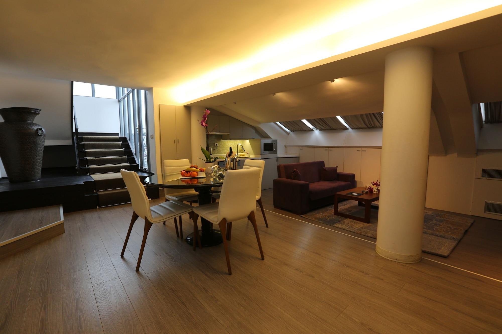 Equipamiento de Habitación Molton Nisantasi Suites