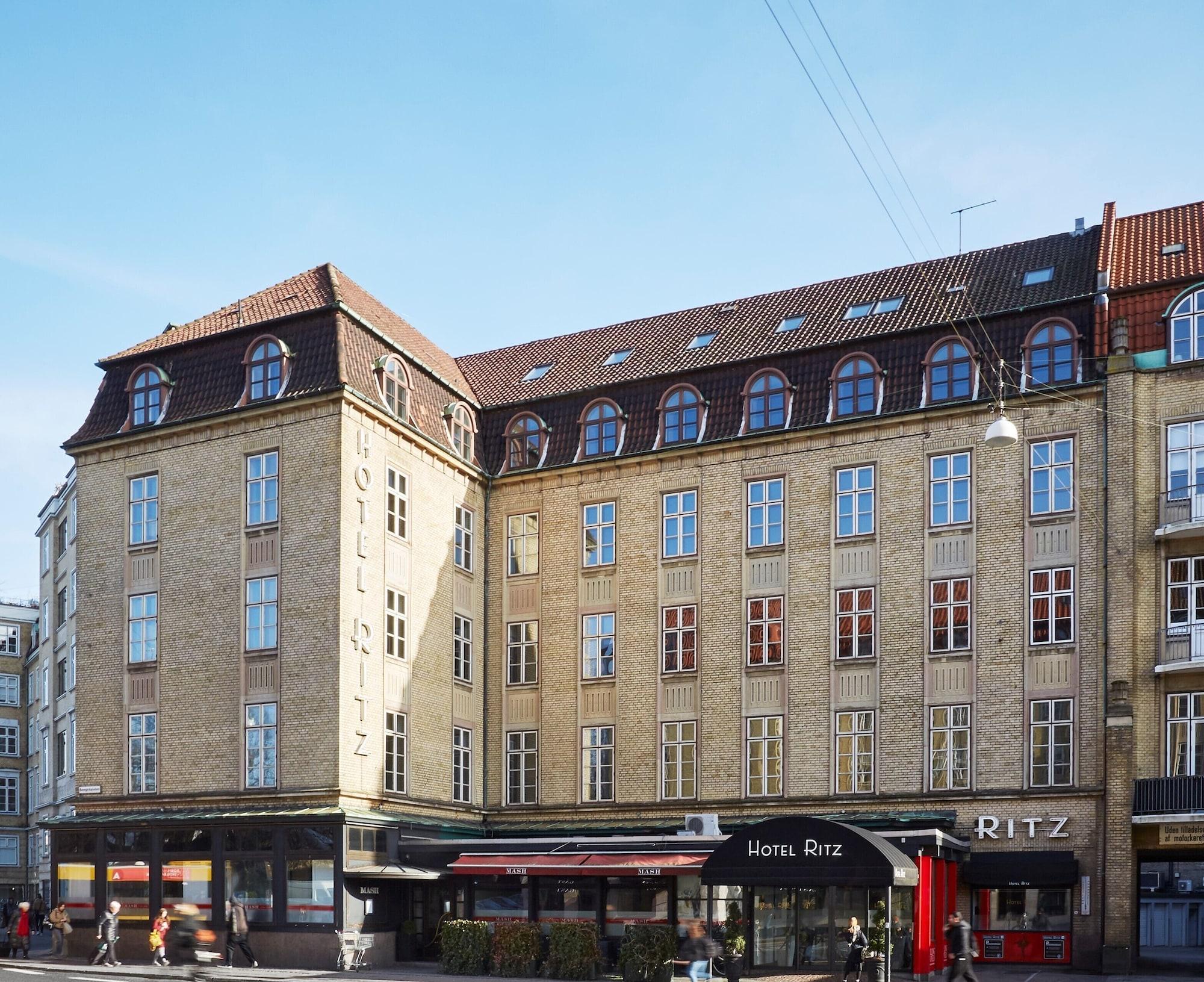 Vista Exterior Milling Hotel Ritz