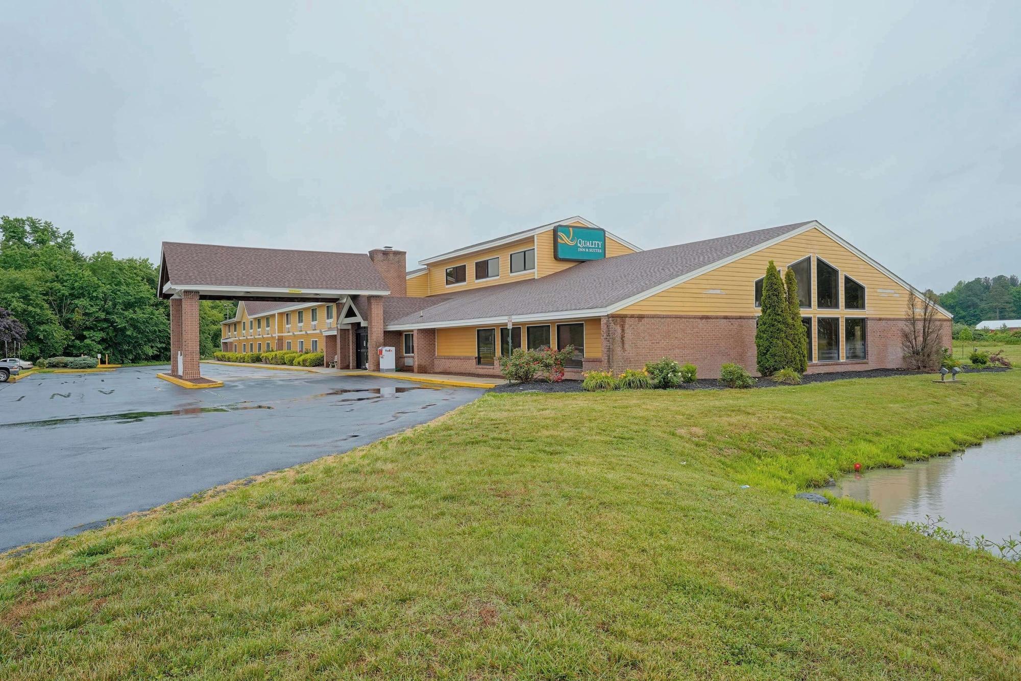 Varios Quality Inn & Suites Harrington - Milford
