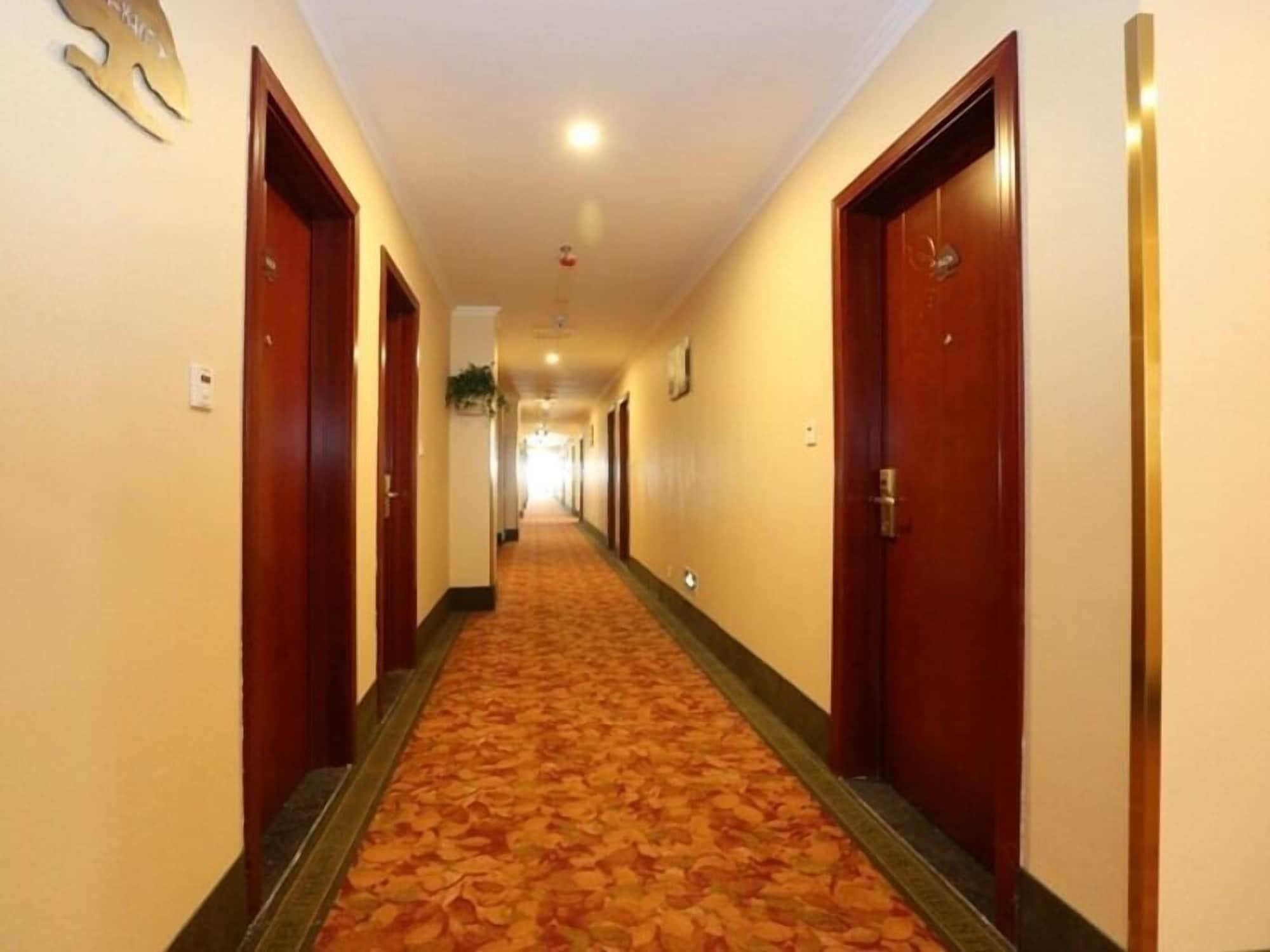 Varios Greentree Inn Beijing Yanqing Railway Station