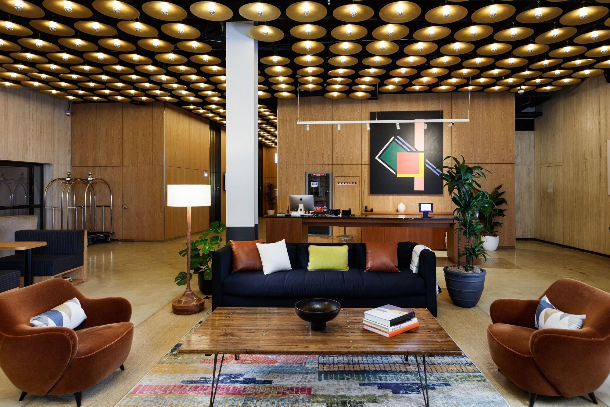 Vista Lobby Placemakr Wall Street
