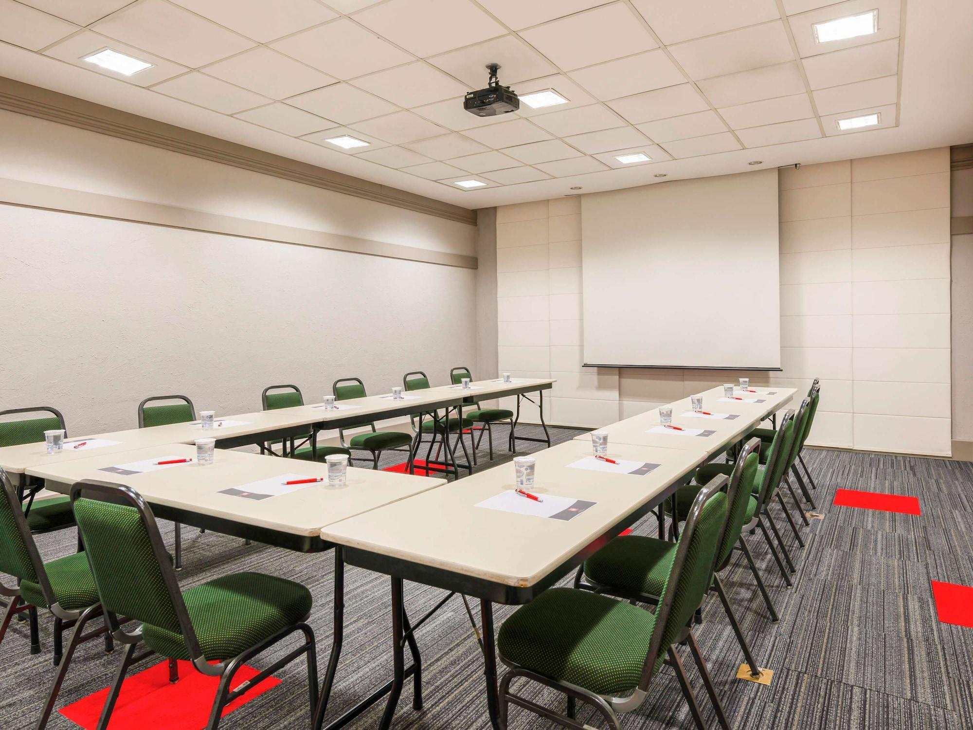 Sala de Reuniones ibis Sao Carlos