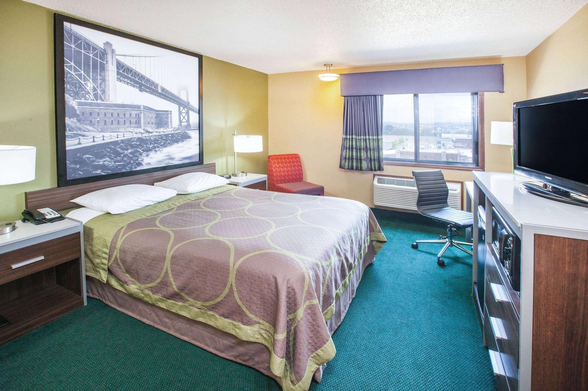 Habitación Super 8 by Wyndham Van Buren/Ft. Smith Area