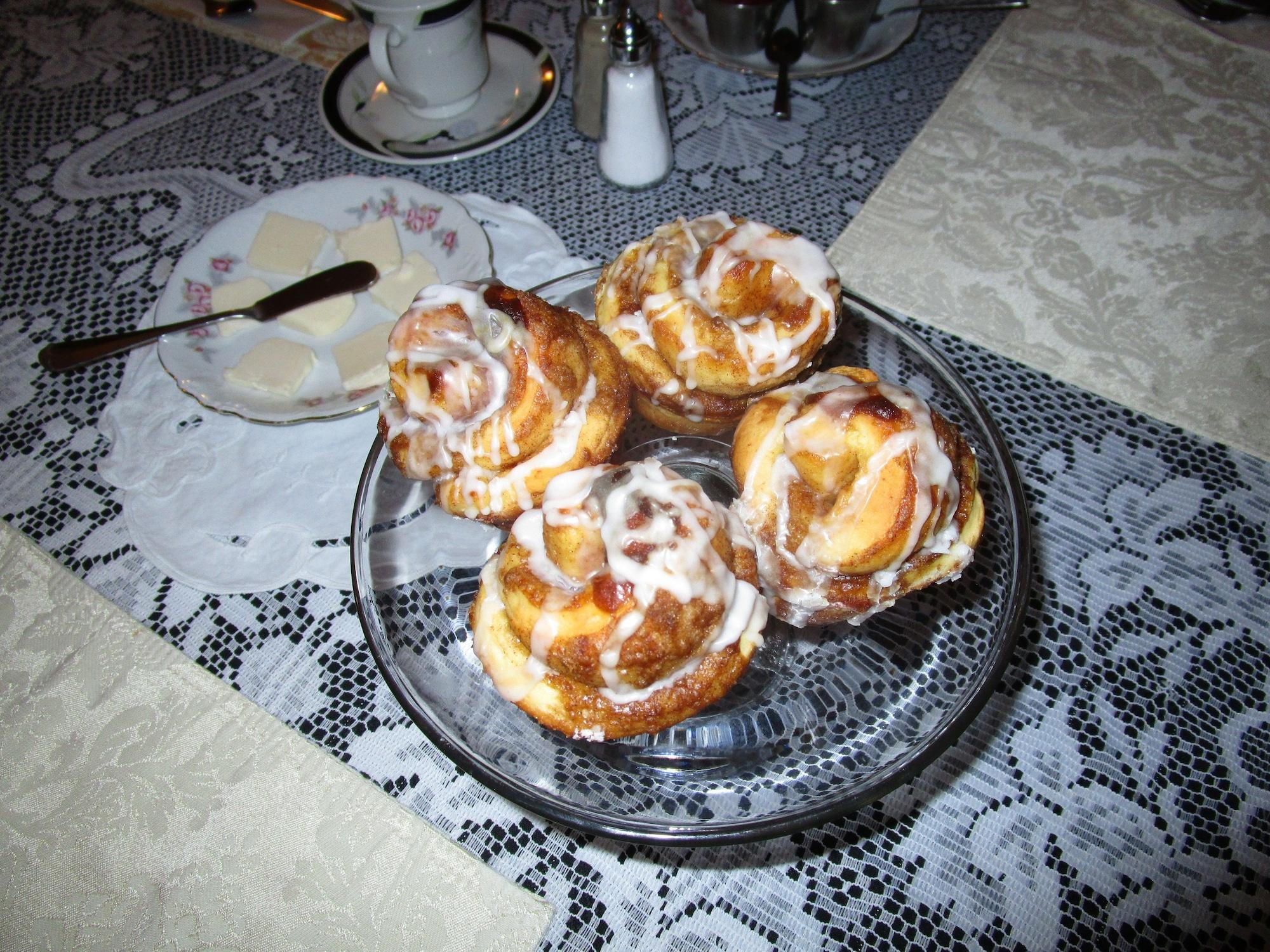 Restaurant Sir Isaac Brock B&B Luxury Suites