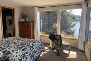 Alquiler Vacacional - Raven's Roost- Cedar A-Frame Cabin Directly On The Ocean.