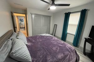 Alquiler Vacacional - 1st Floor Completely Remodeled, Pets Welcome!!! King & Queen Beds, W/D in Unit.,