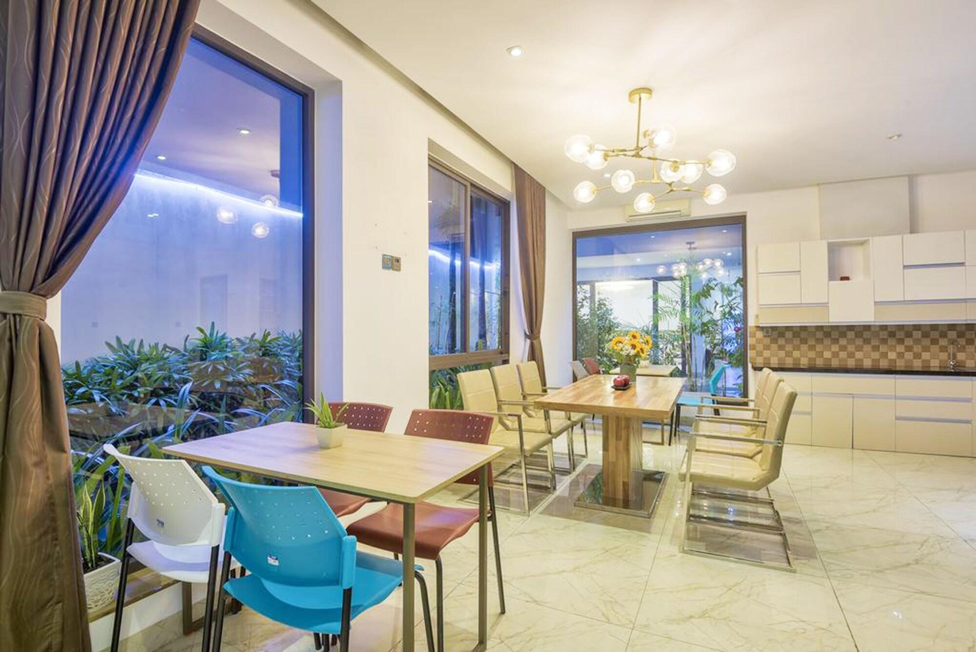 Bar/Salón Lucky Danang Hotel Apartment