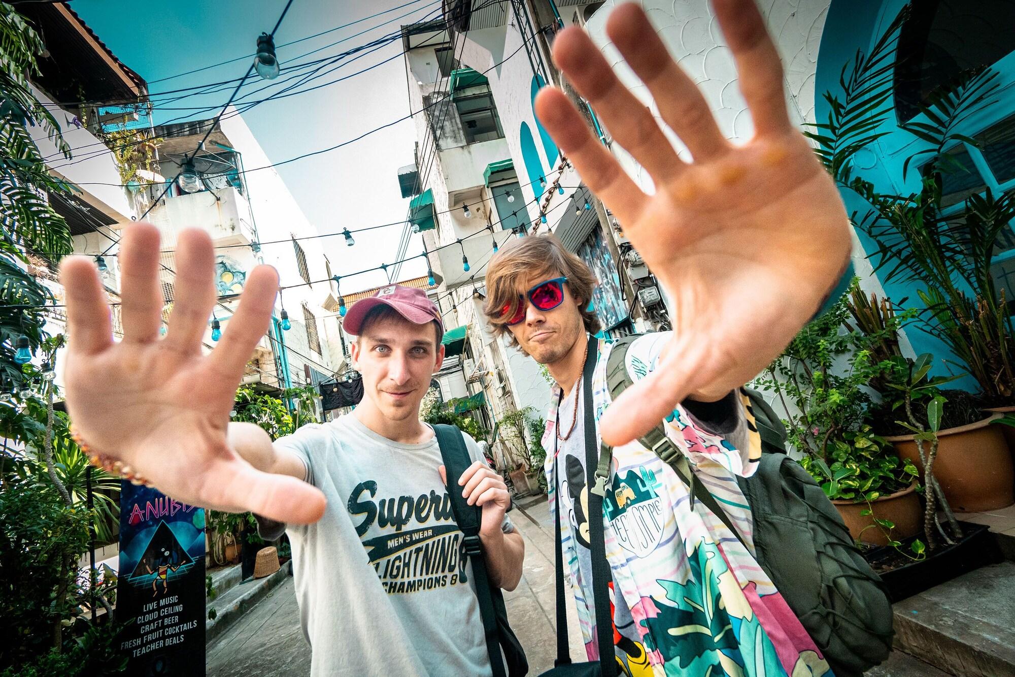 Vista Exterior Bodega Party Phi Phi