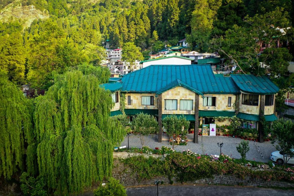 Vista Exterior Shervani Hilltop Nainital