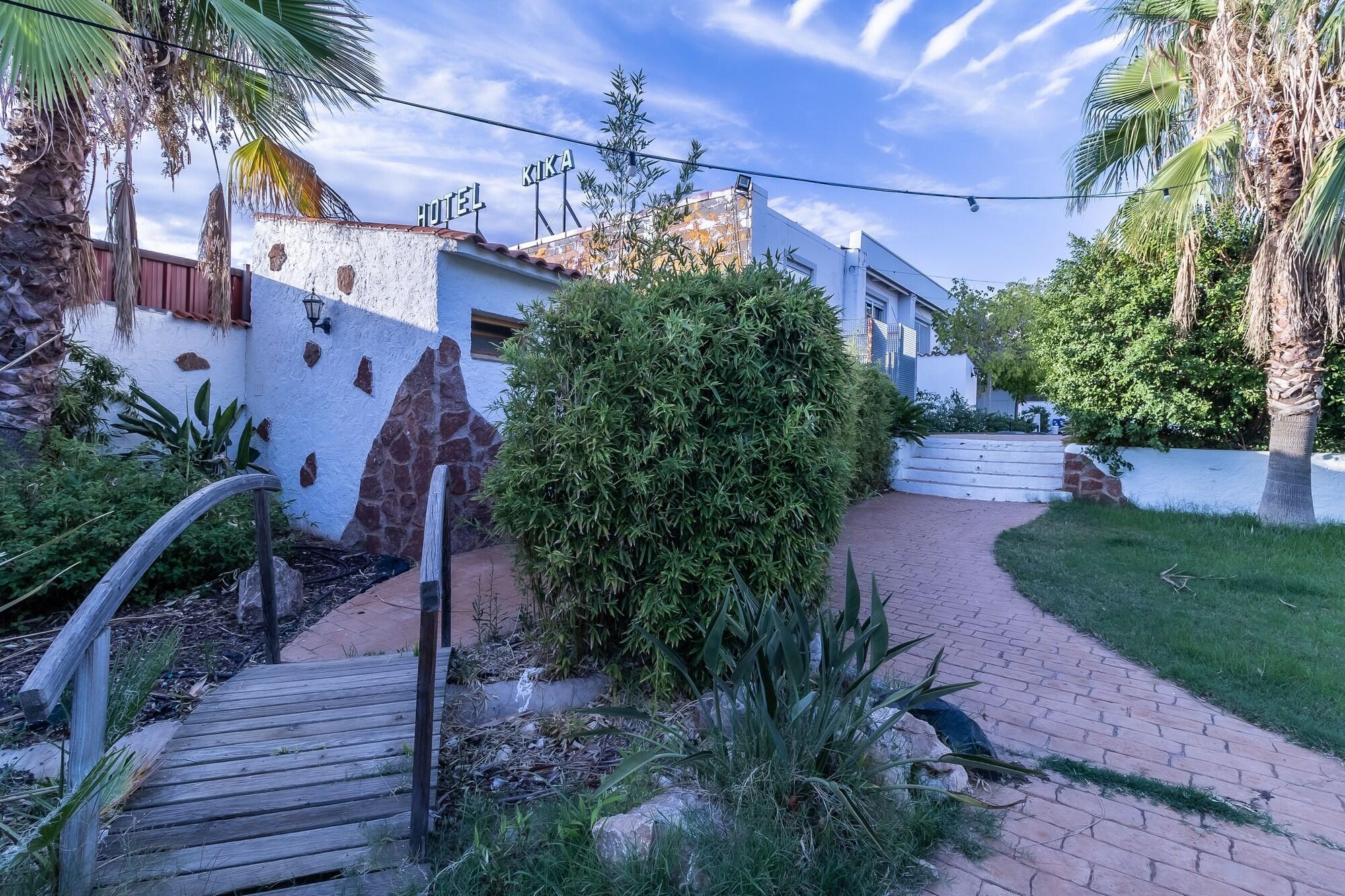 Vista Exterior Hotel Kika