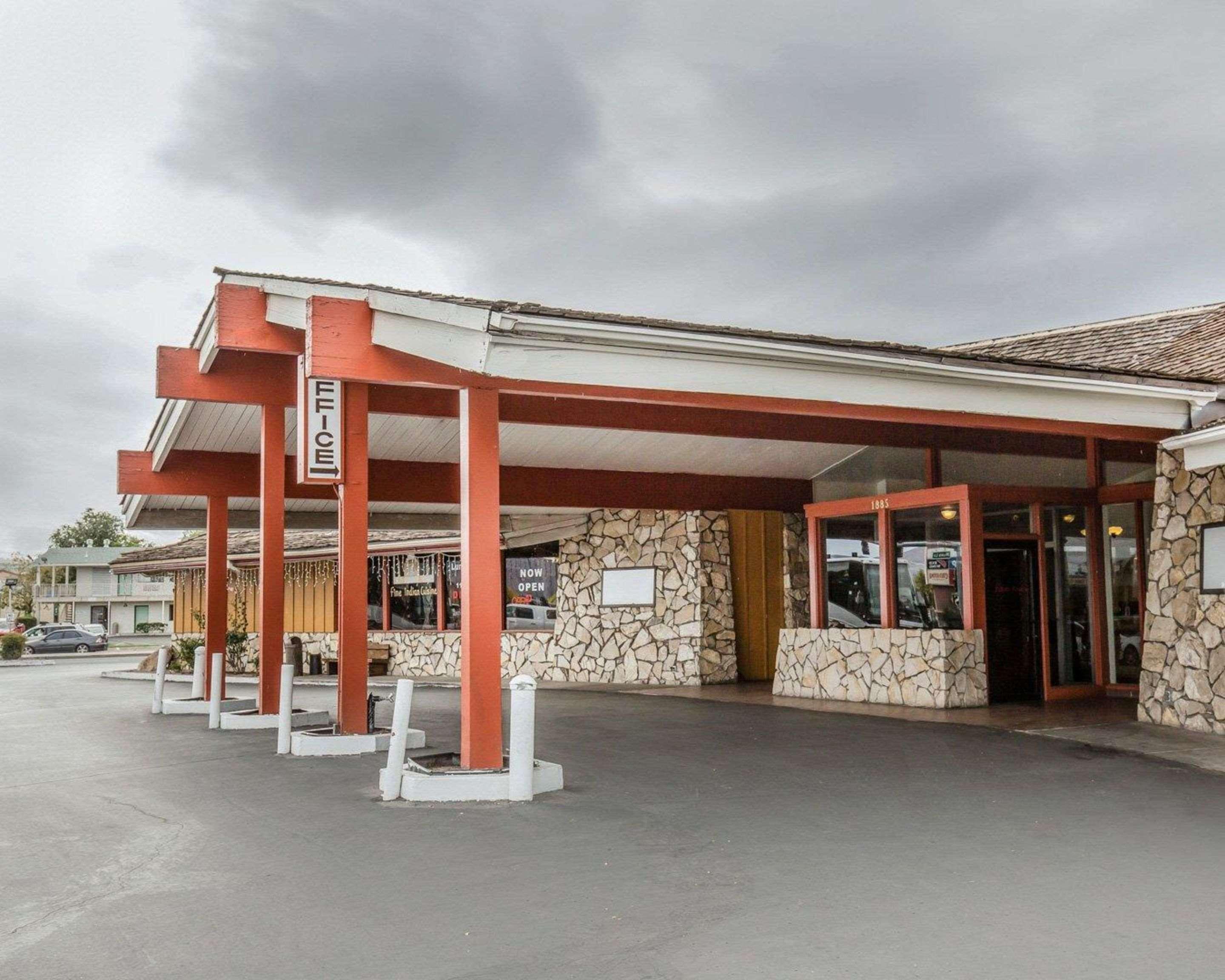 Vista Exterior Econo Lodge new Reno - Sparks Convention Center