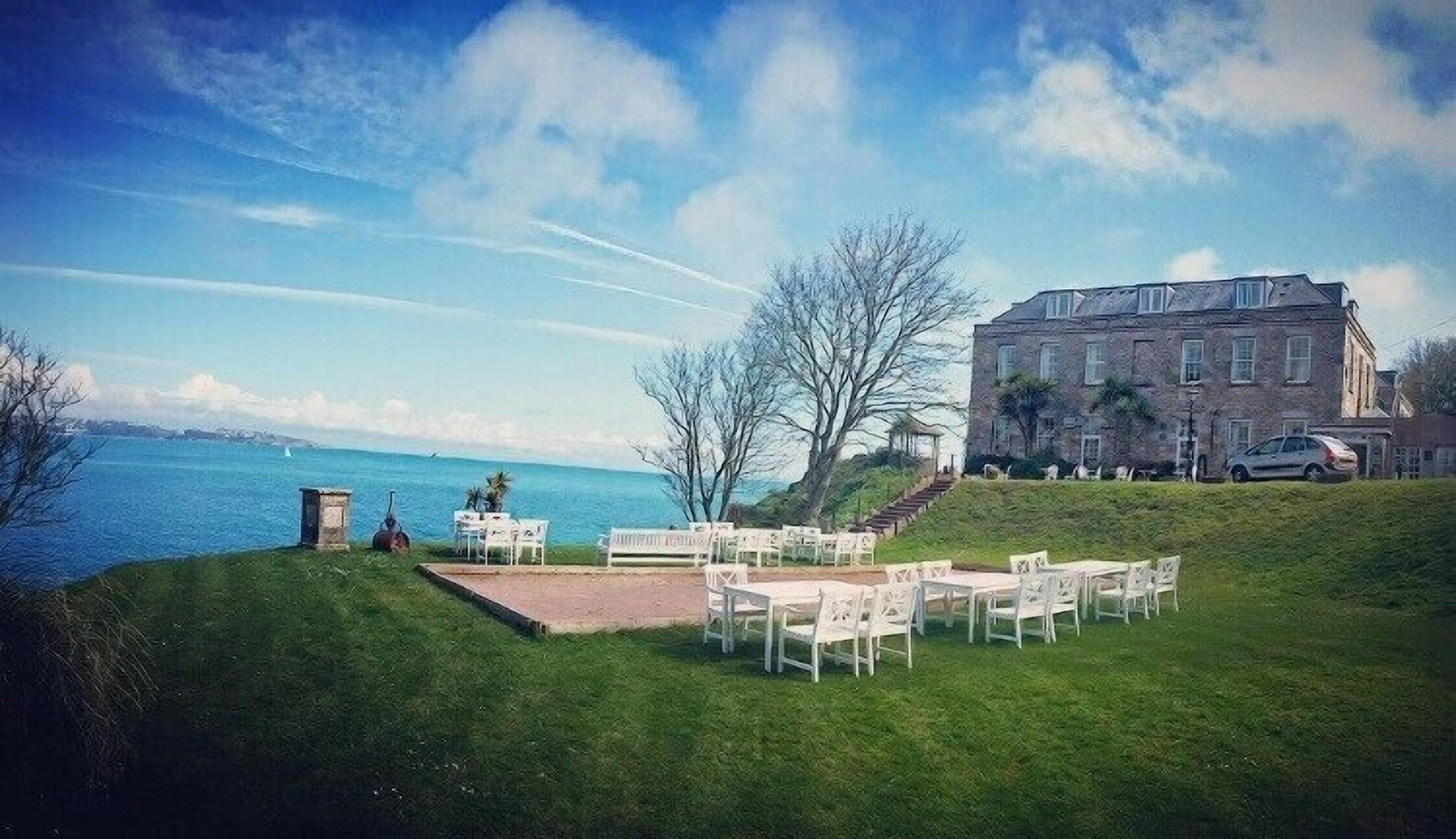 Vista da fachada Berry Head Hotel