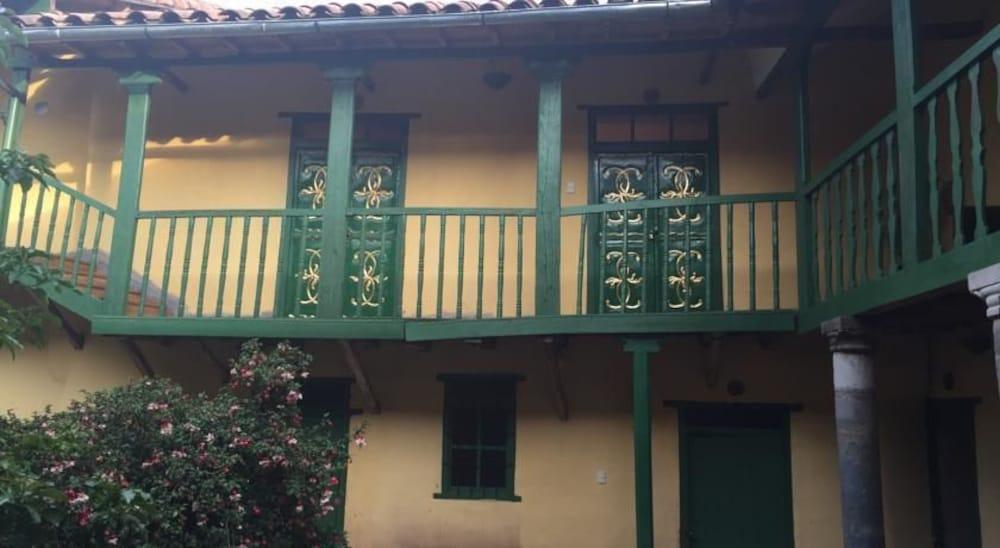 Vista Exterior Puerta Blanca Guesthouse