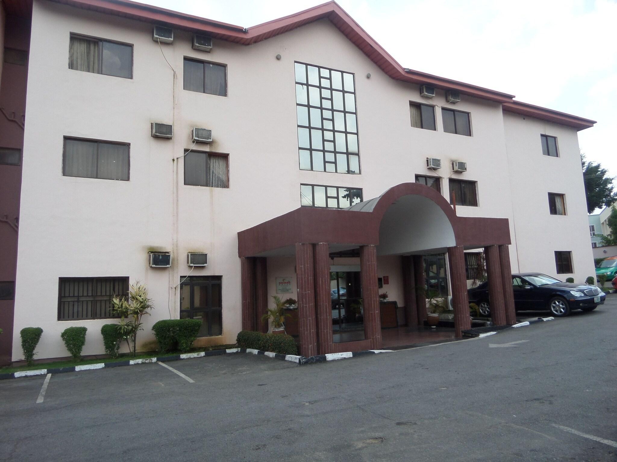 Vista Exterior New Golden Hotel