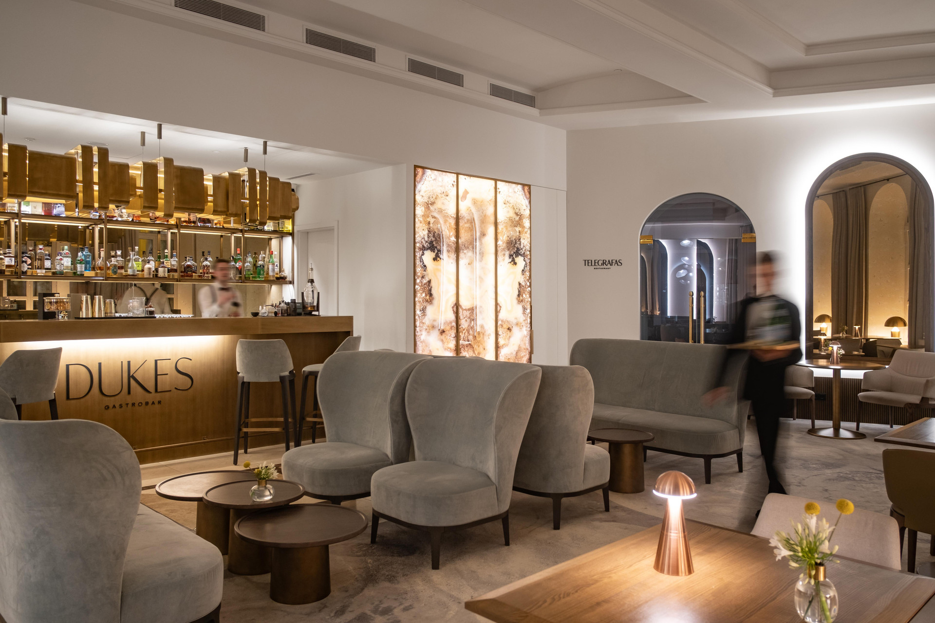 Bar/Salón Grand Hotel Vilnius, Curio Collection by Hilton