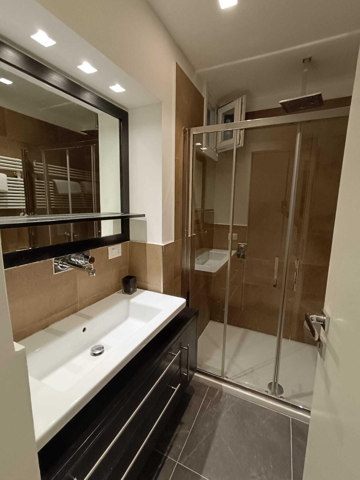 Equipamiento de Habitación BQ HOUSE COLOSSEUM Luxury Rooms