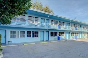 Alojamiento - Leeward Motel By Capital O North Miami Beachside